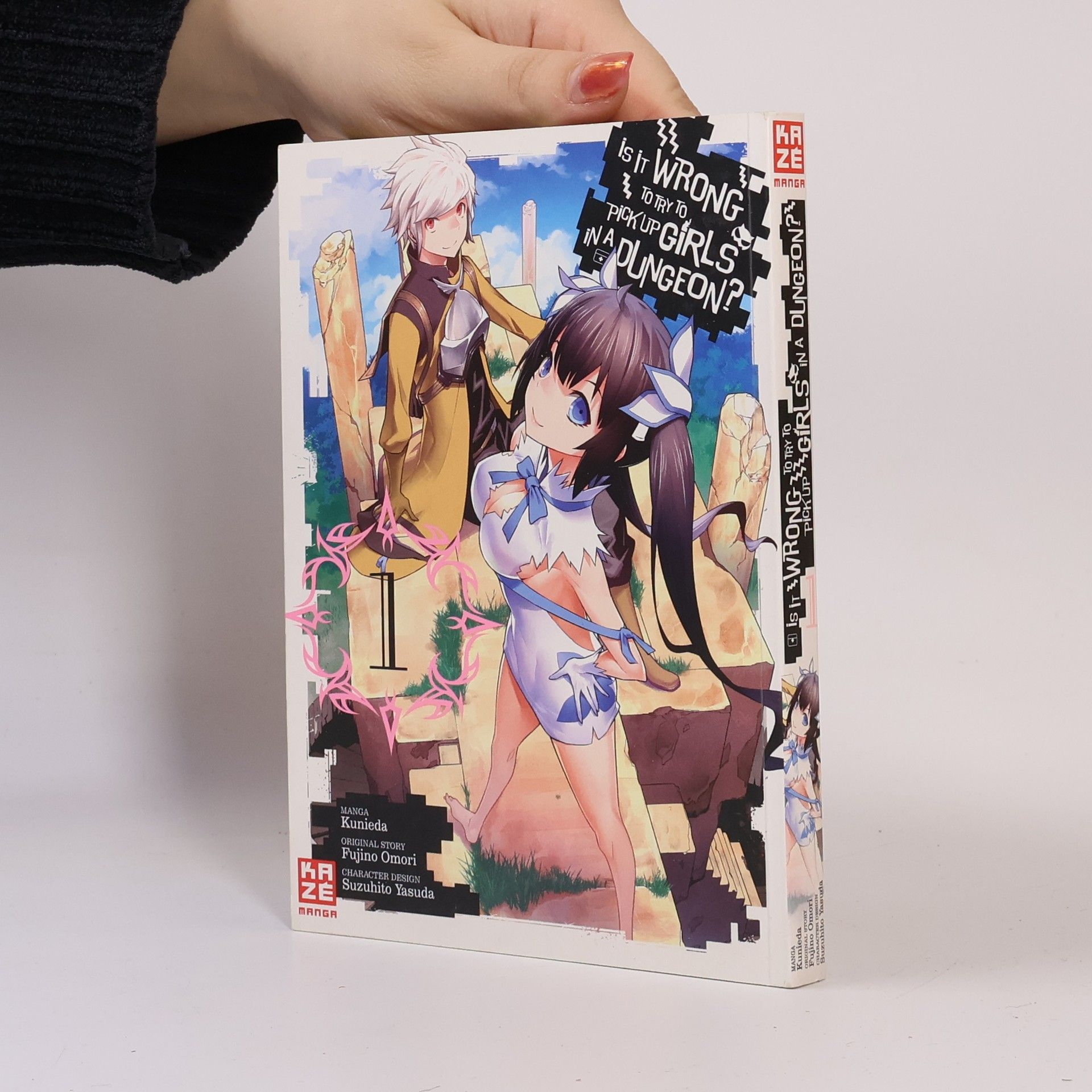 Fujino Omori Is it Wrong to Try to Pick up Girls in a Dungeon 01