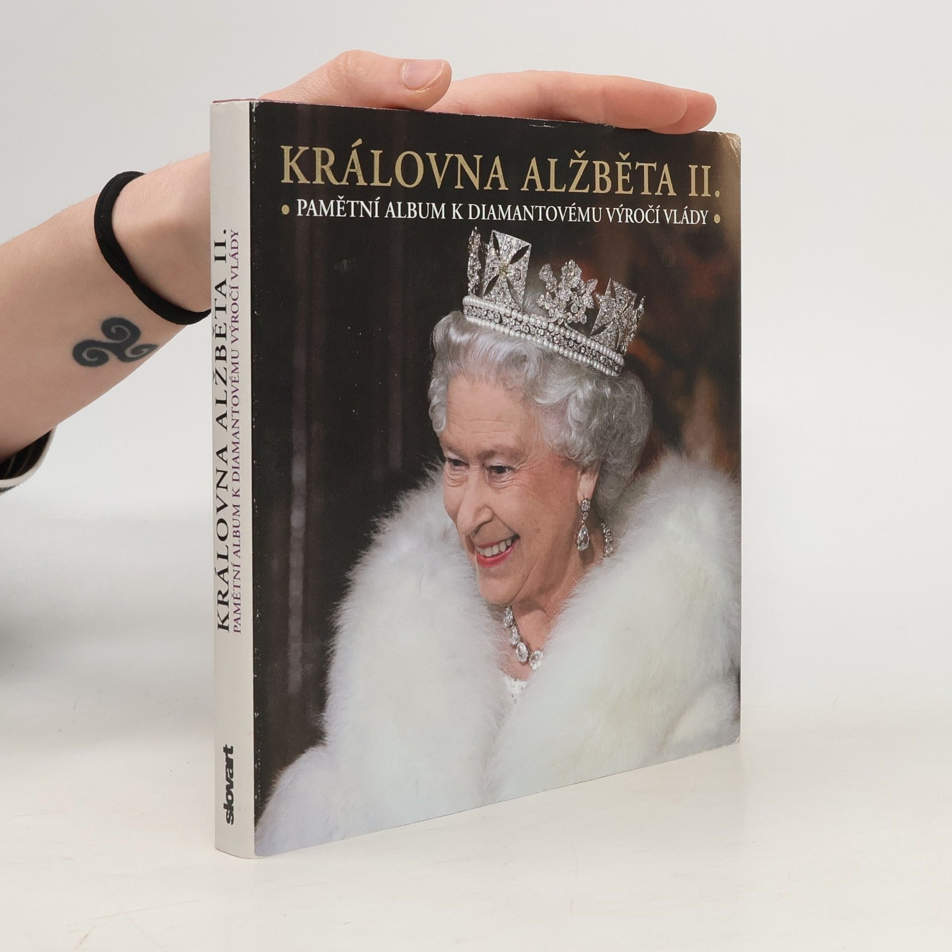 Jane Roberts Wood Královna Alžběta II. Pamětní album k diamantovému výročí vlády