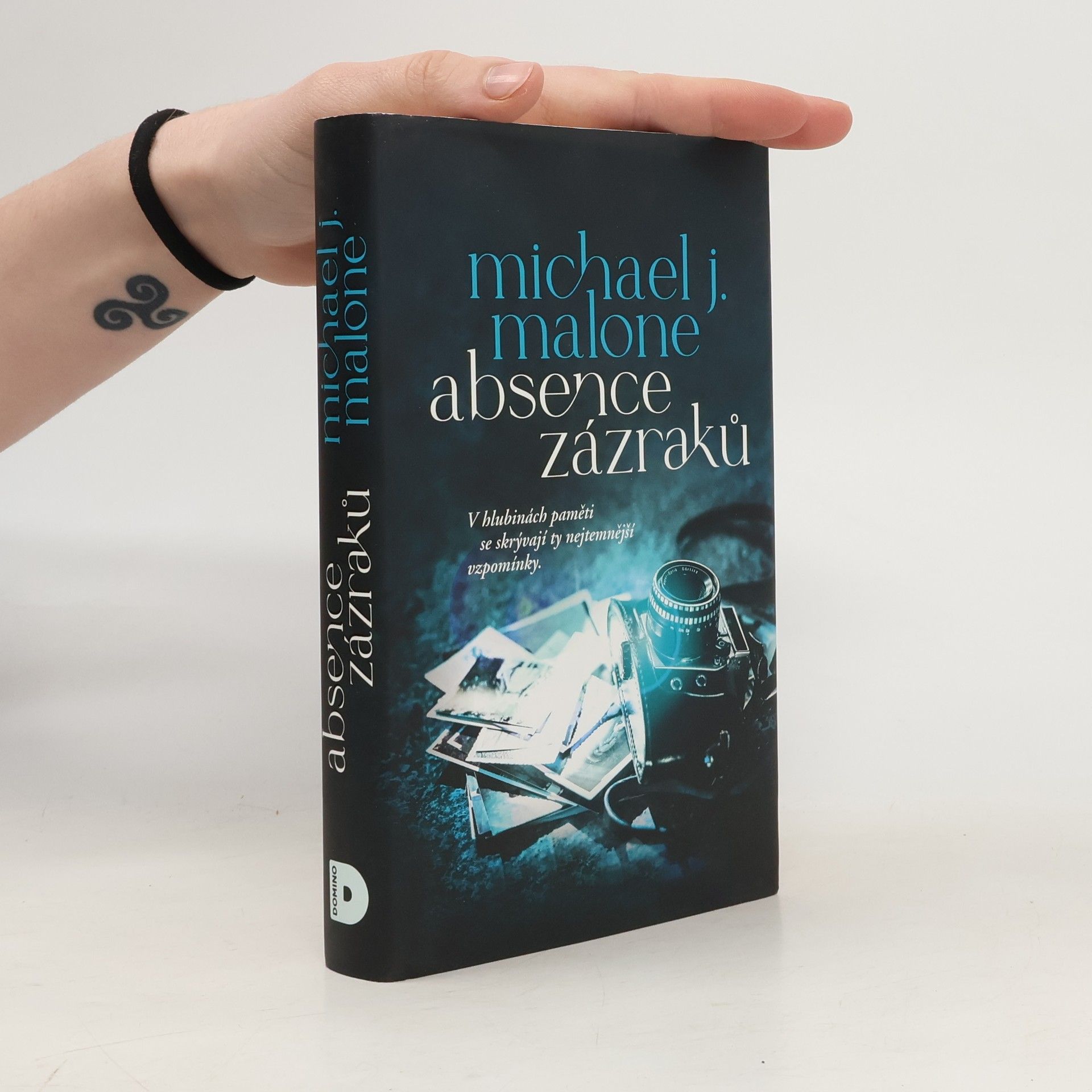 Michael J. Malone Absence zázraků