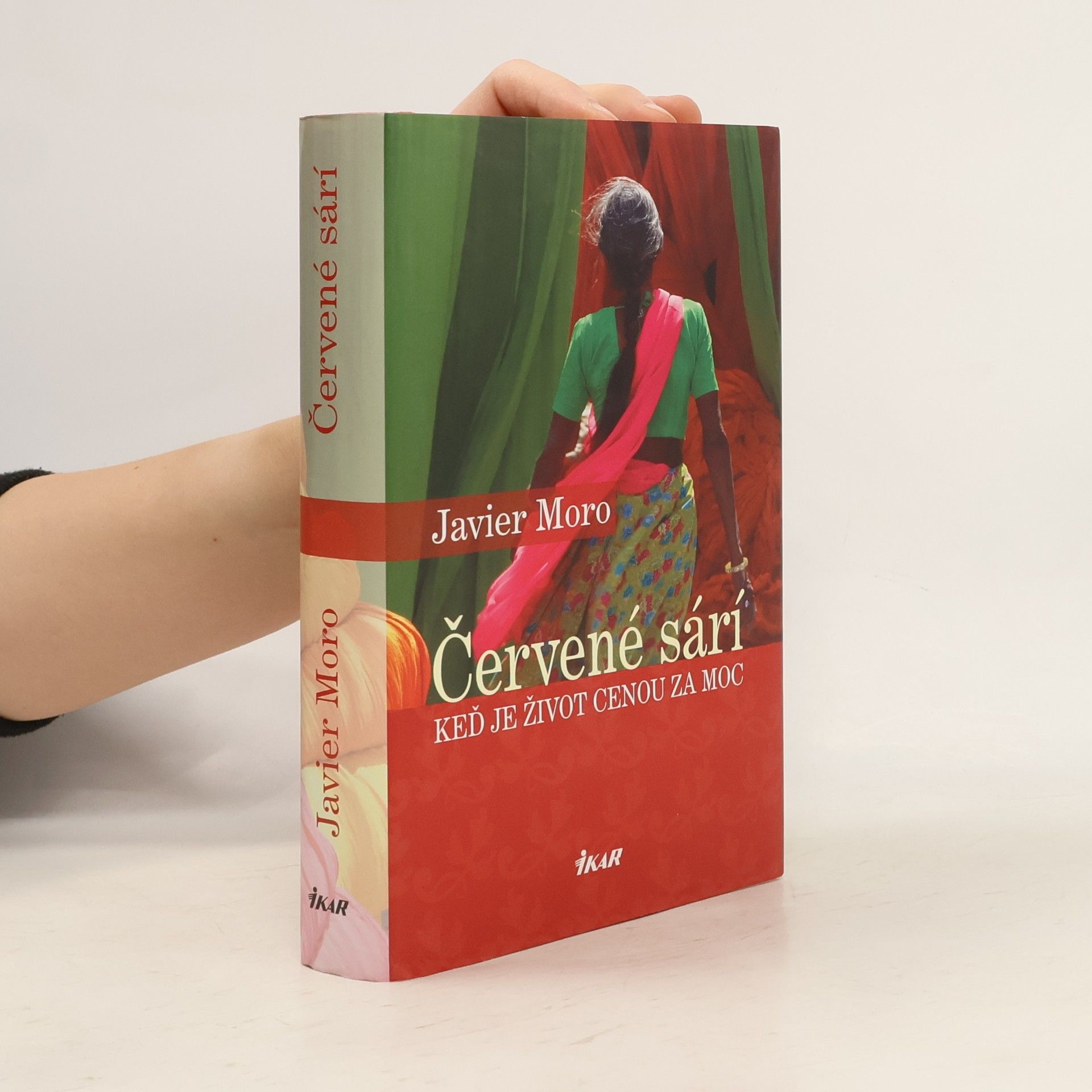 Javier Moro Červené sárí