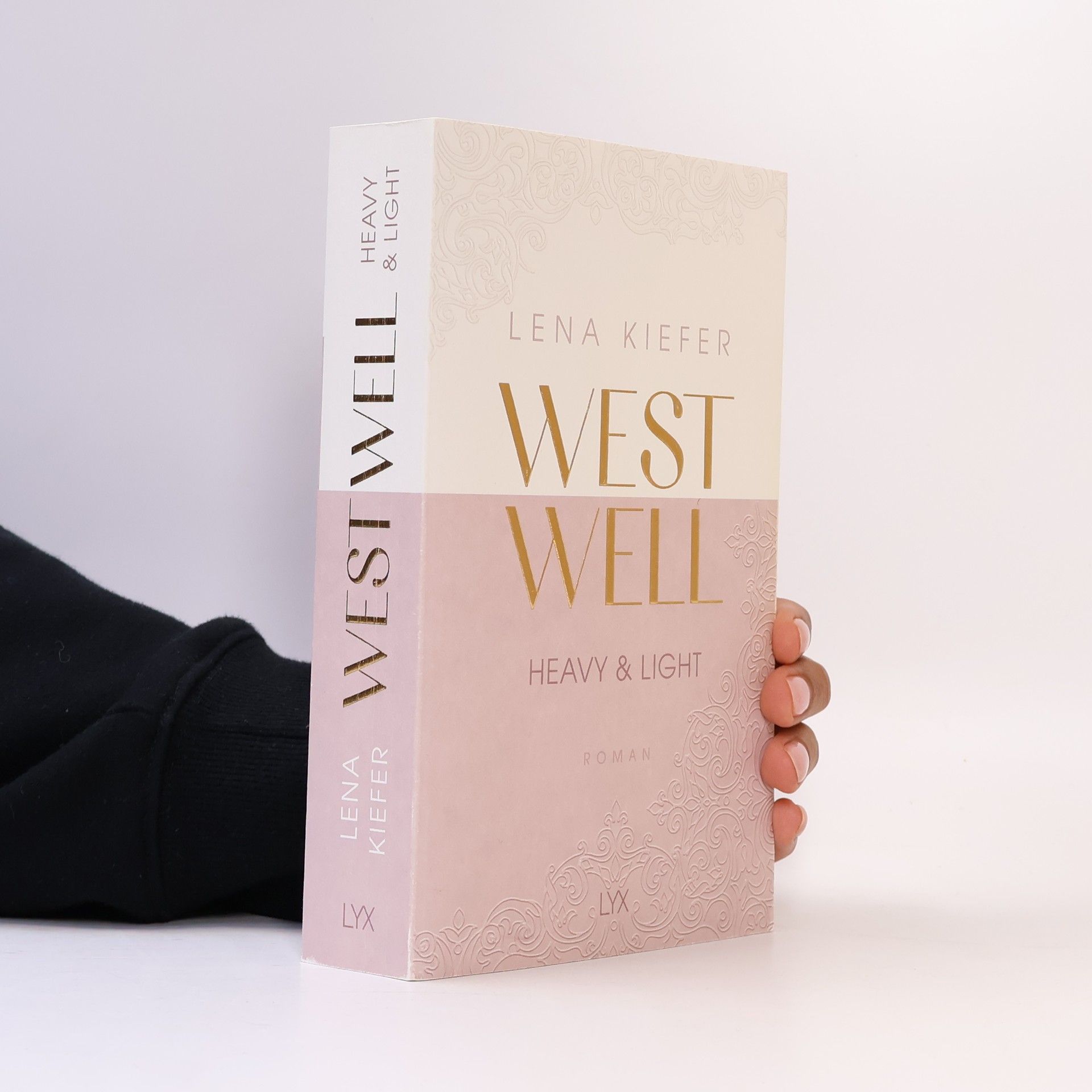 Lena Kiefer Westwell. Heavy & Light