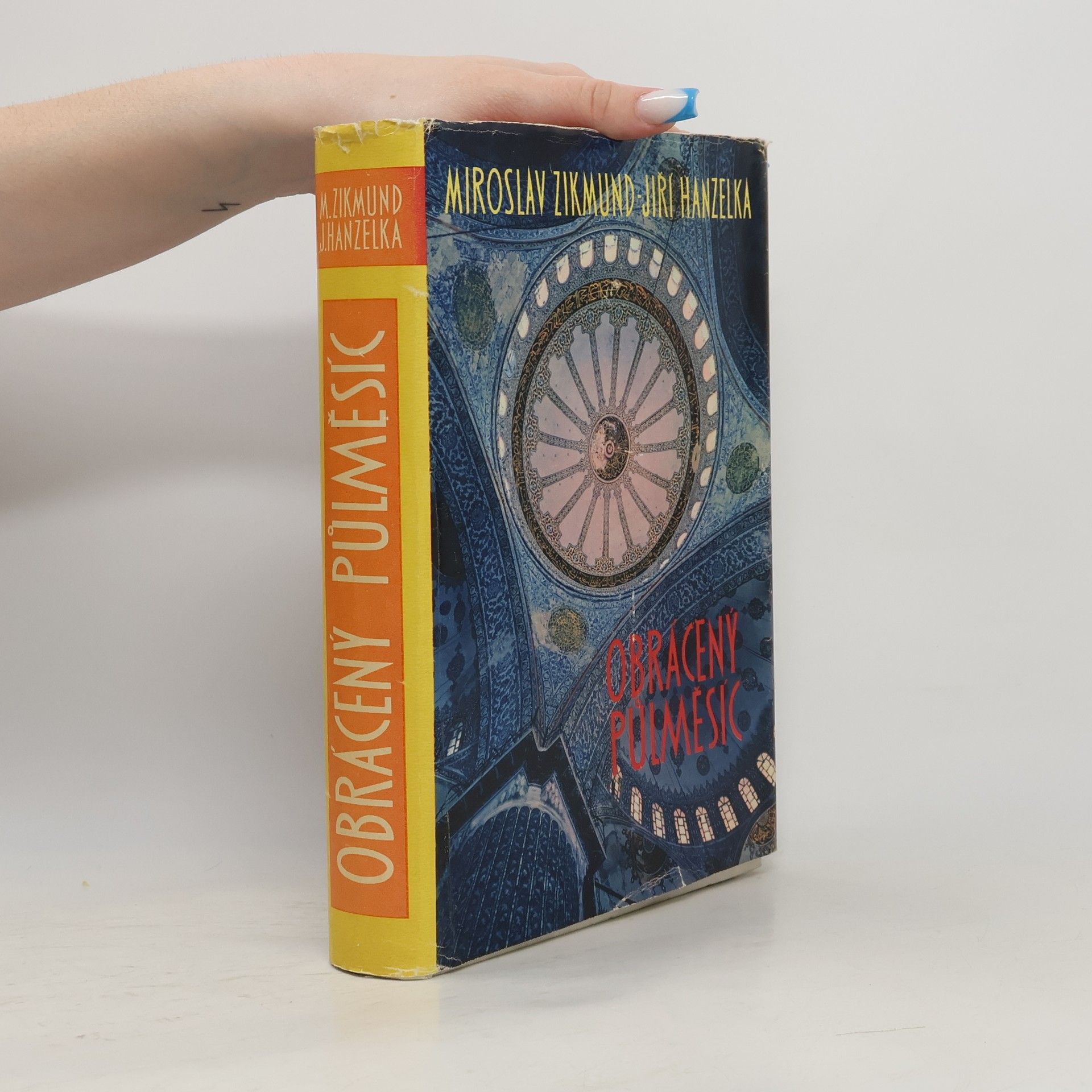 Miroslav Zikmund Obrácený půlměsíc