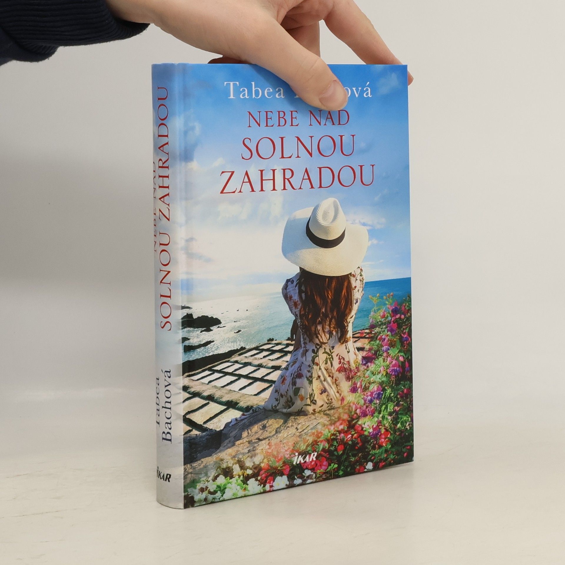 Tabea Bach Nebe nad solnou zahradou