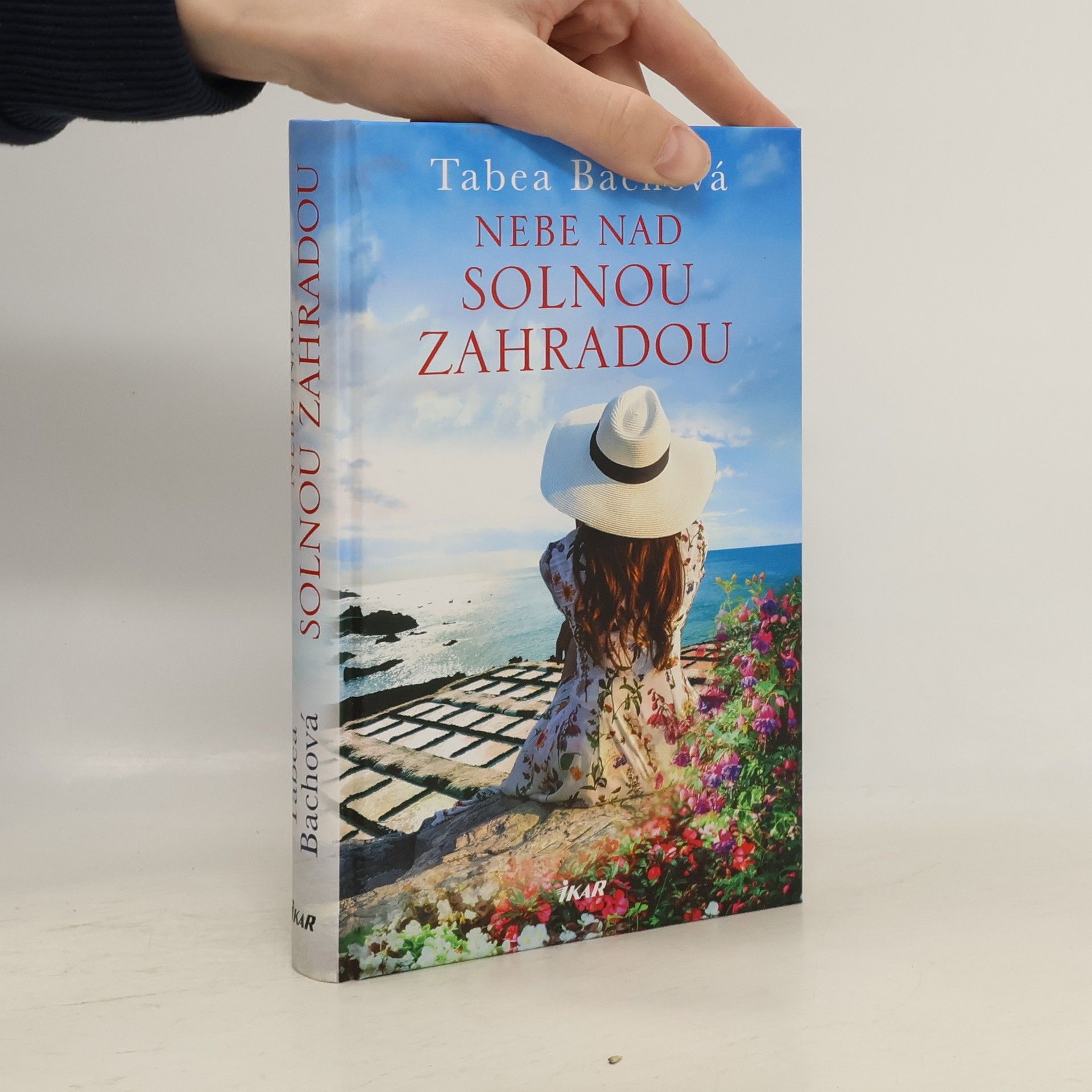 Tabea Bach Nebe nad solnou zahradou