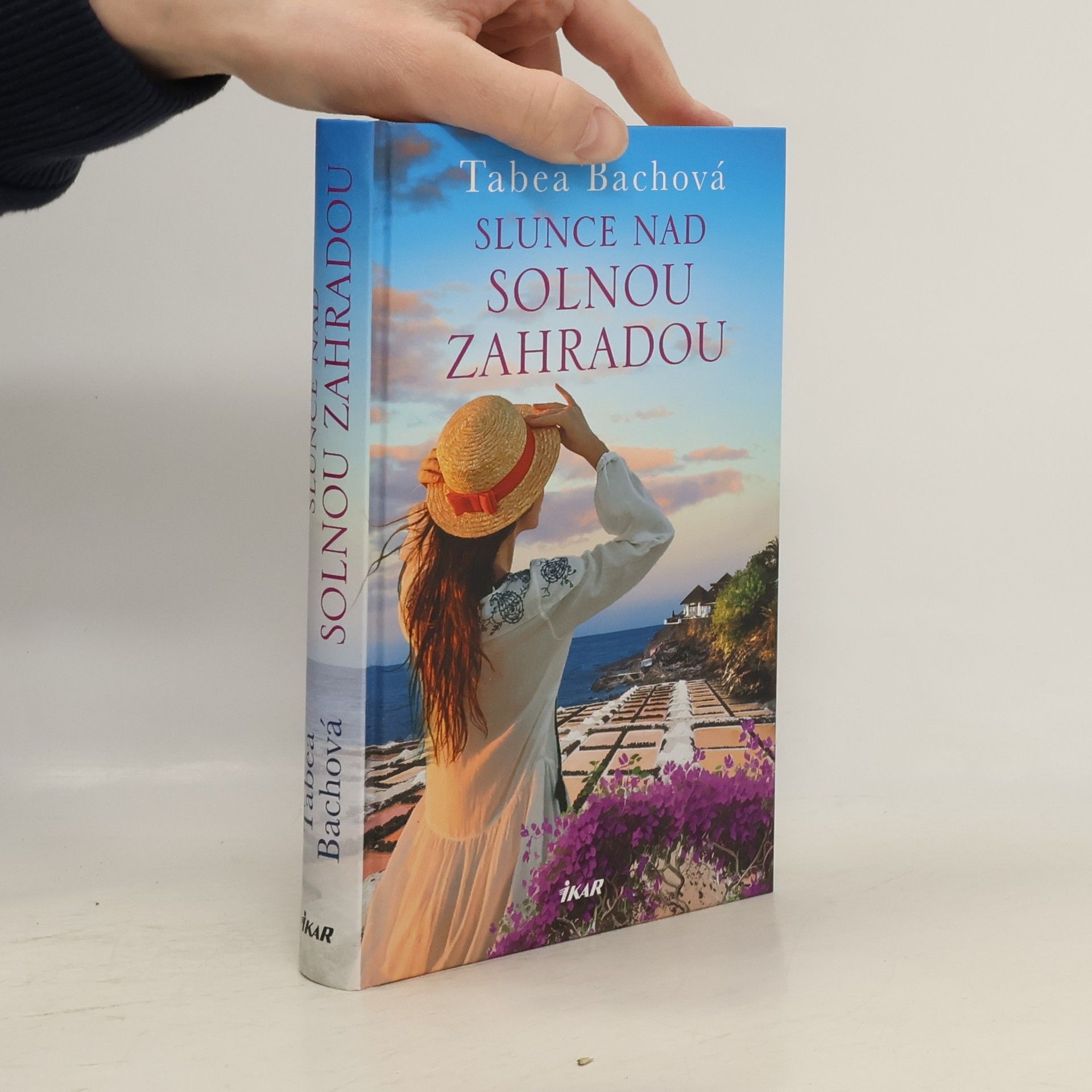 Tabea Bach Slunce nad solnou zahradou