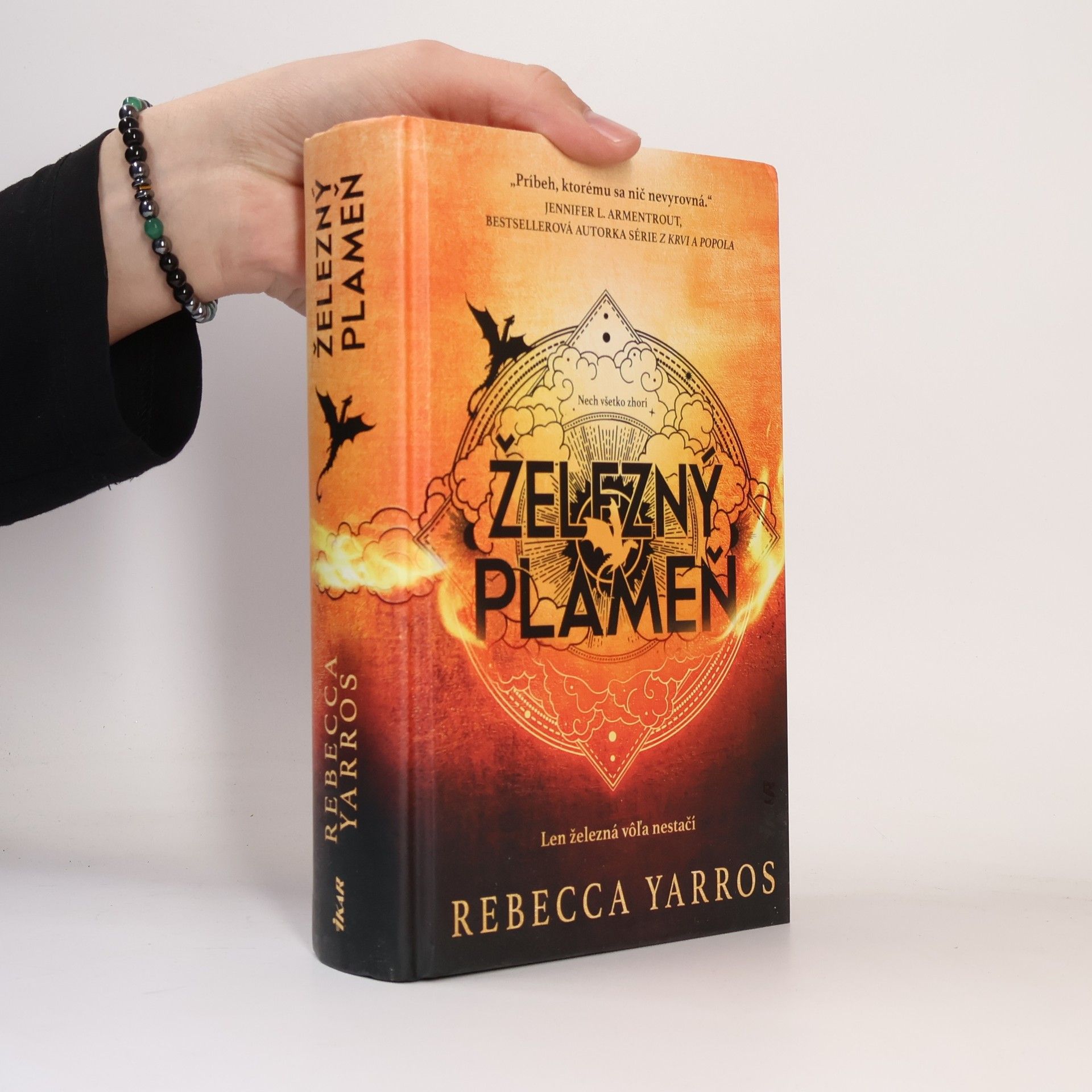 Rebecca Yarros Železný plameň