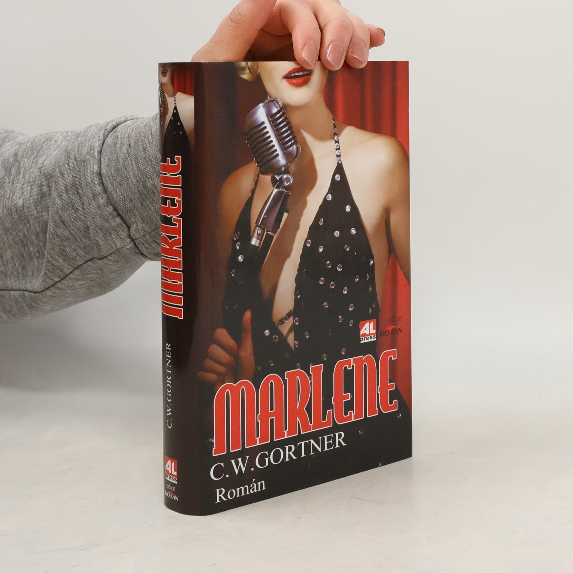 C. W. Gortner Marlene : román
