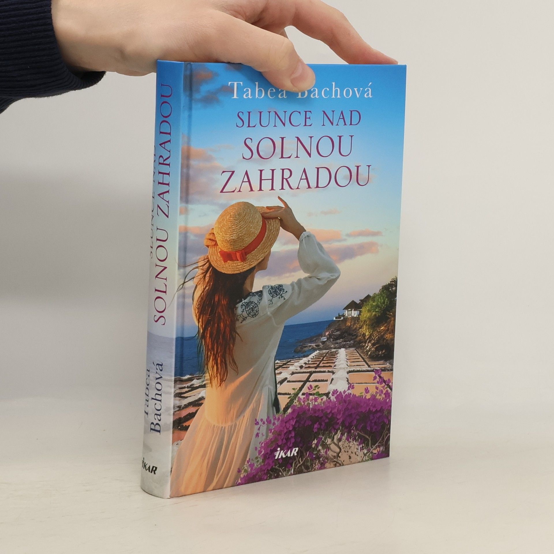 Tabea Bach Slunce nad solnou zahradou