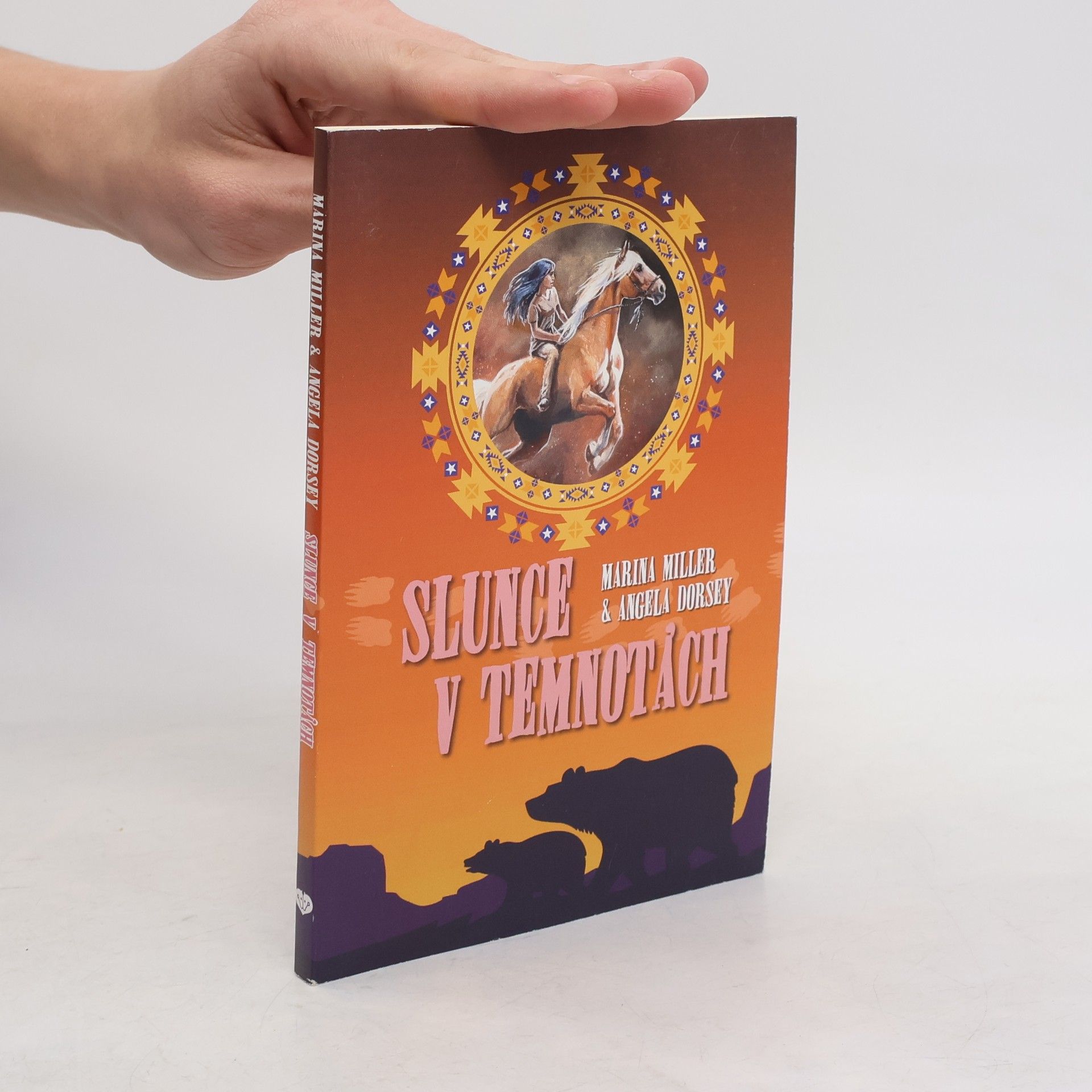 Marina Miller Slunce v temnotách