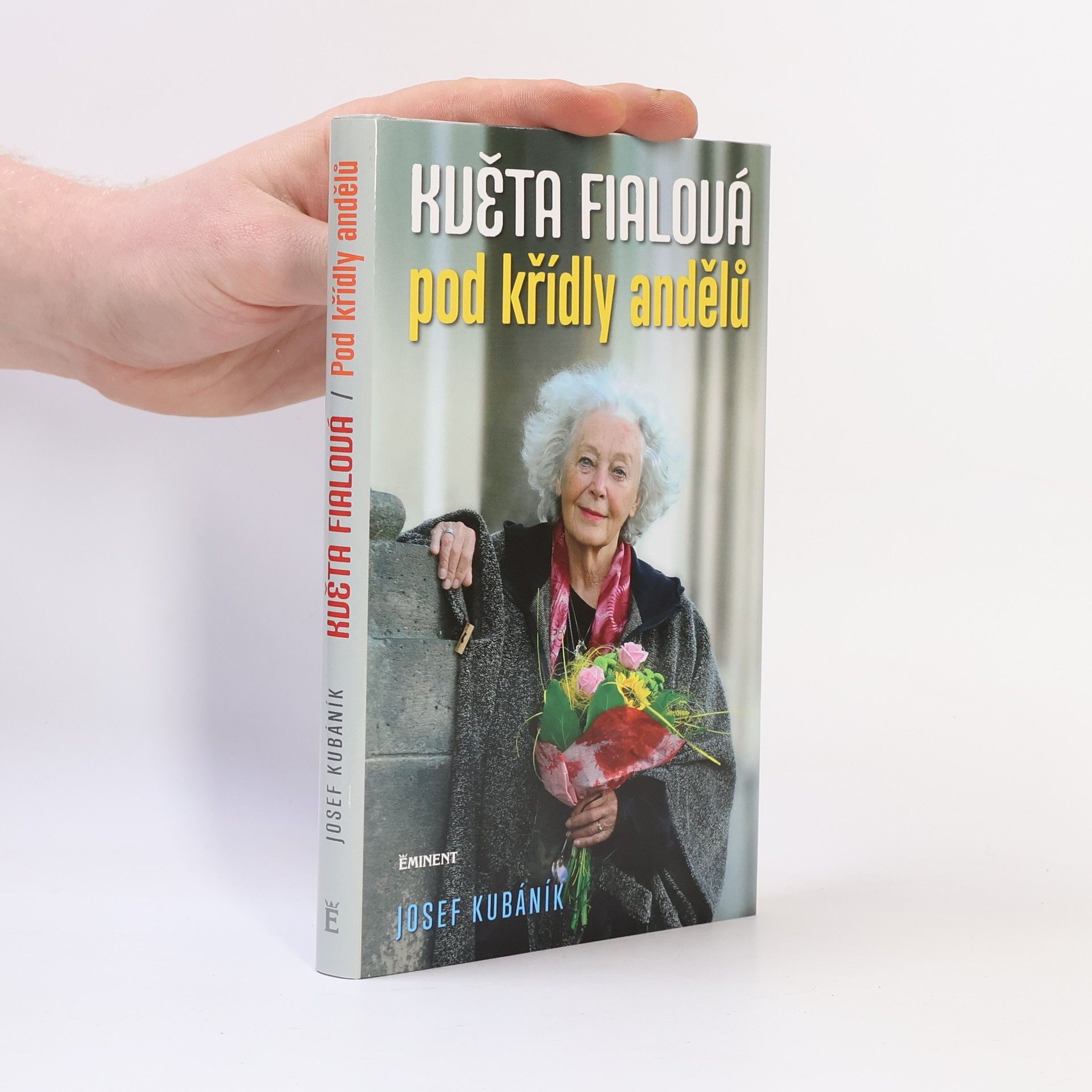 Květa Fialová: Pod křídly andělů