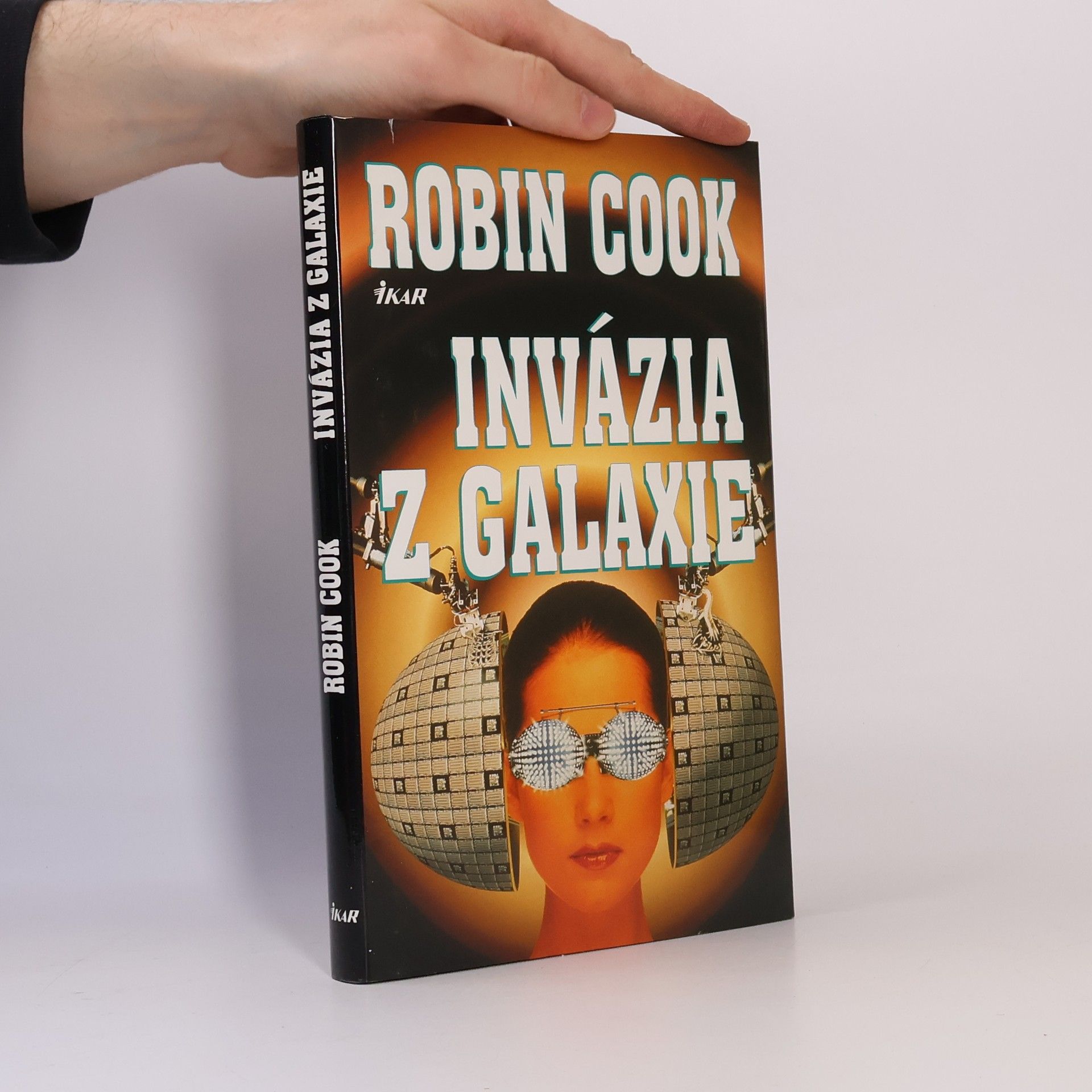 Robin Cook Invázia z galaxie