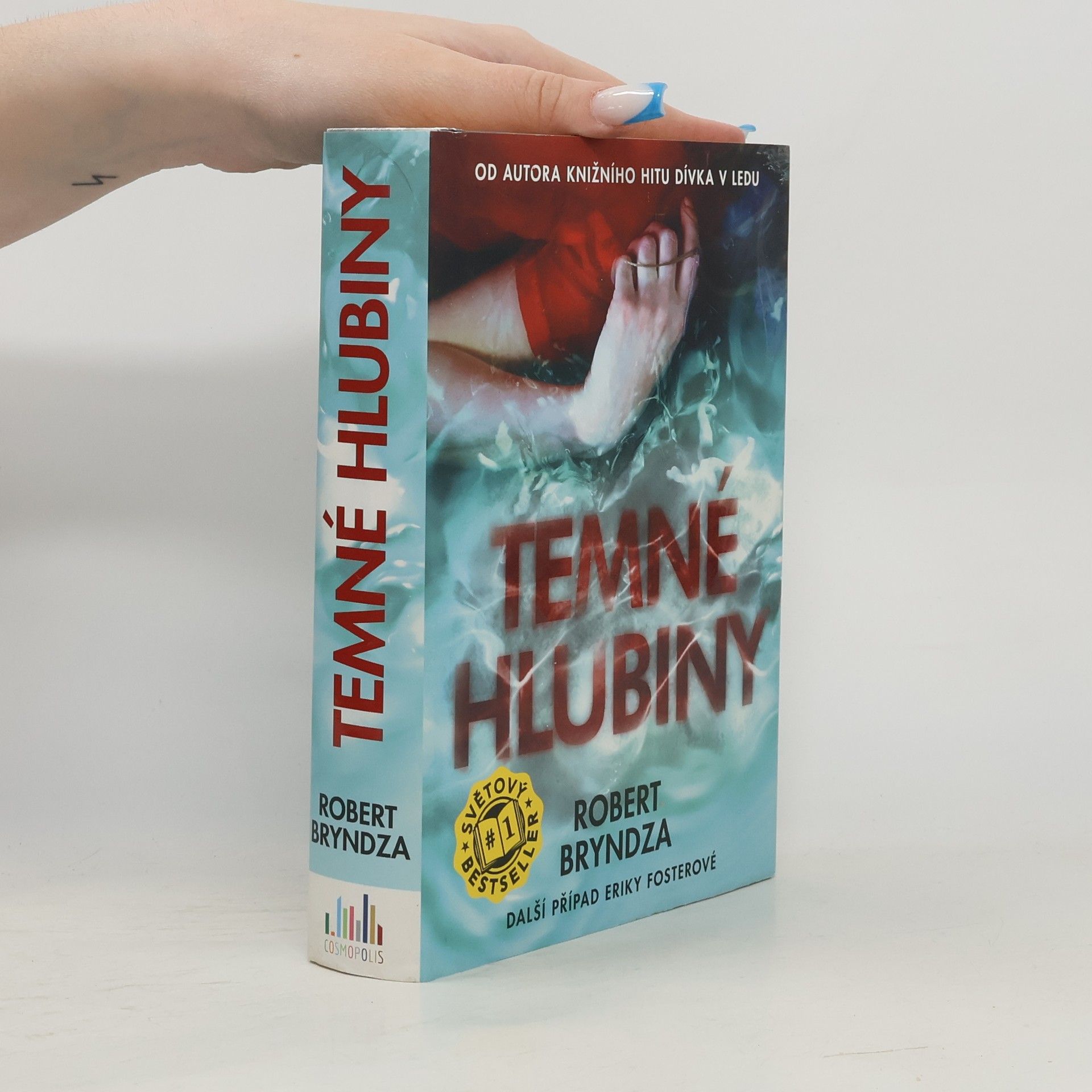 Robert Bryndza Temné hlubiny