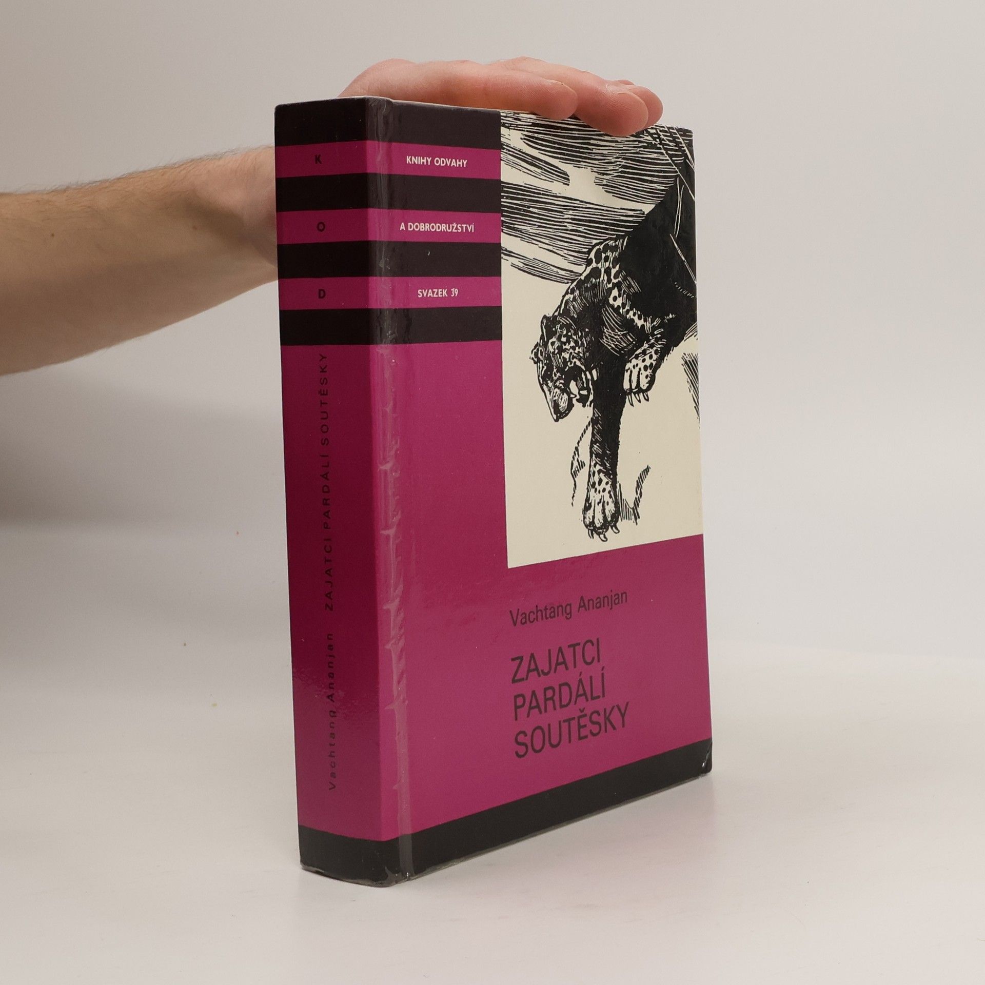 Eduard Hájek Zajatci Pardálí soutěsky