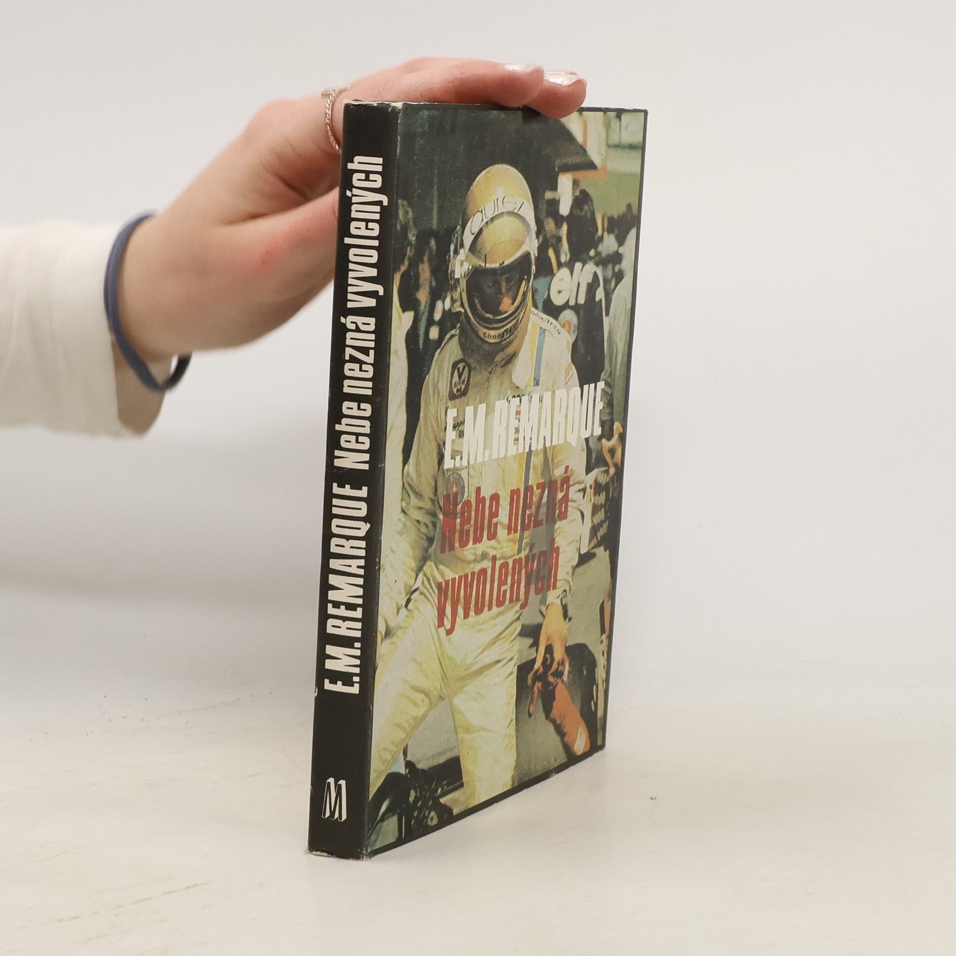 Erich Maria Remarque Nebe nezná vyvolených