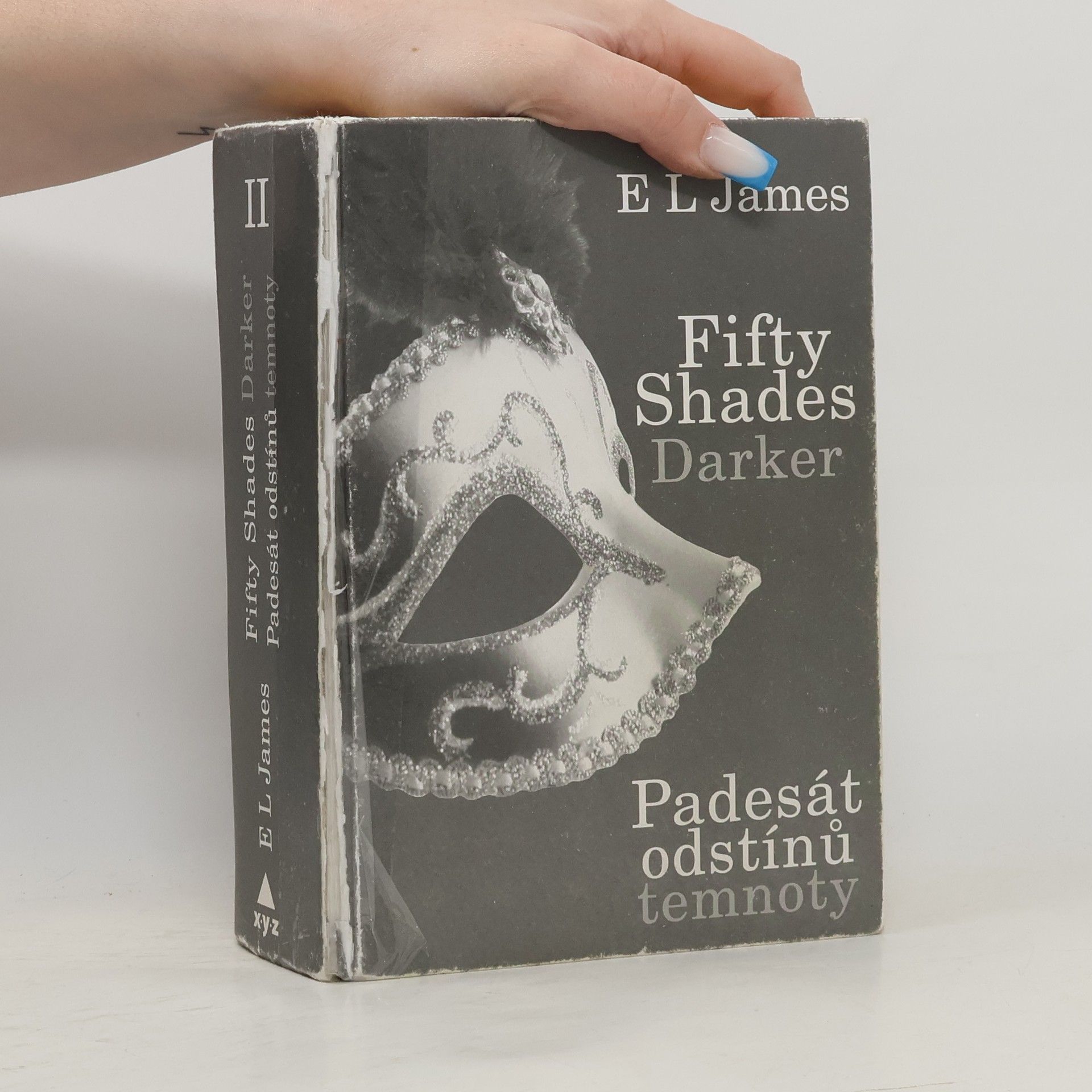 E. L. James Padesát odstínů temnoty