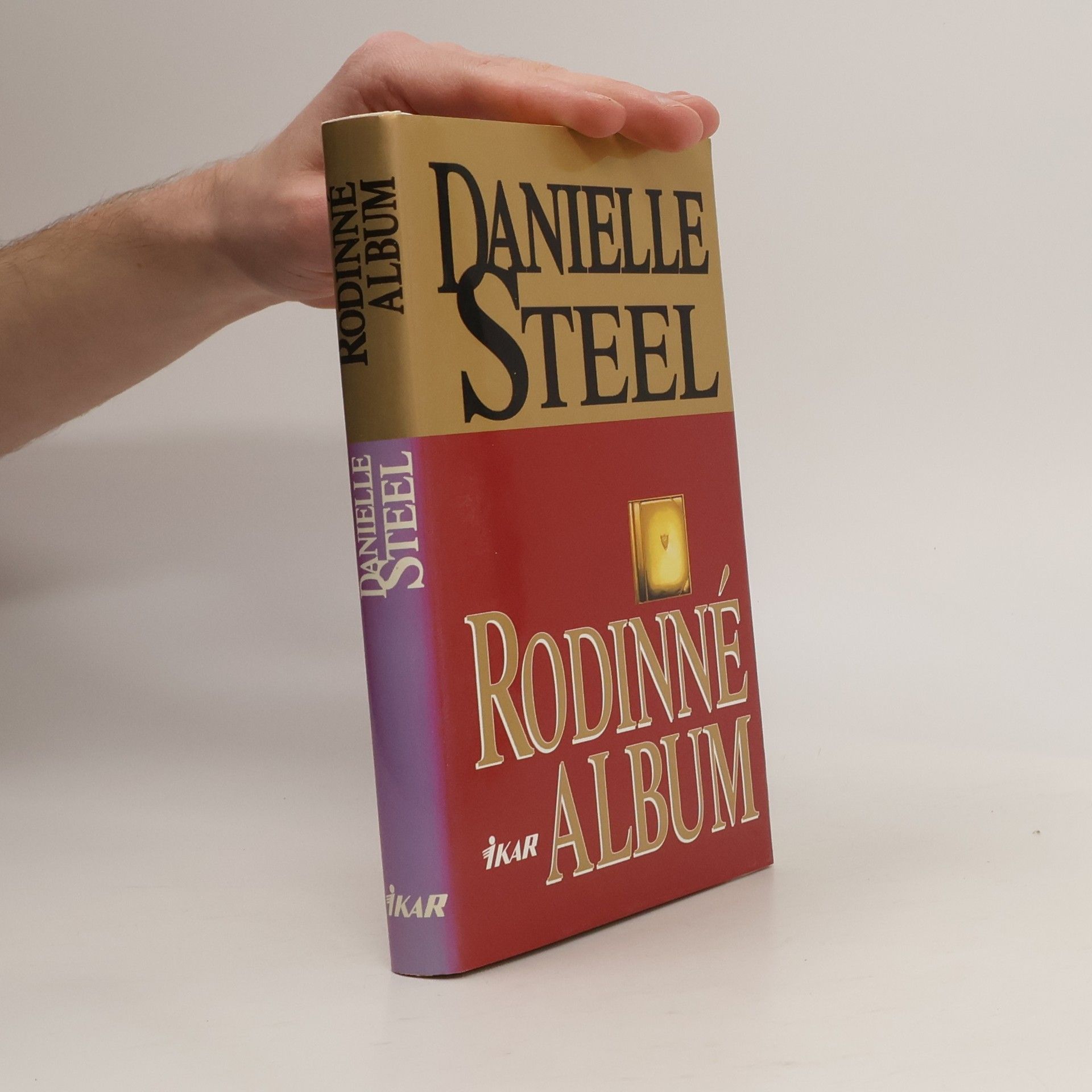 Danielle Steel Rodinné album