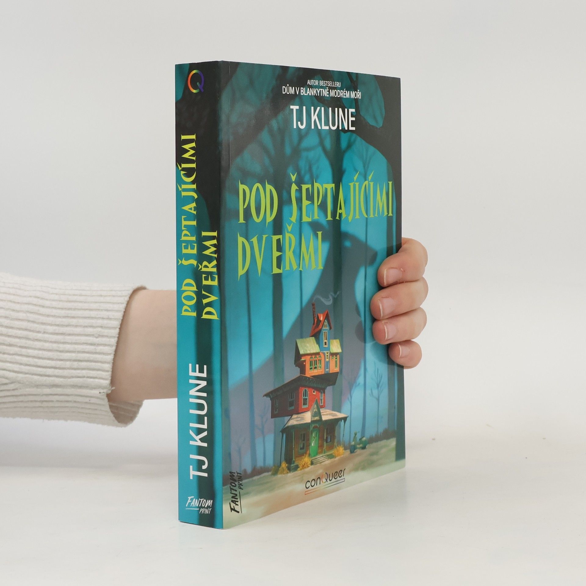 TJ Klune Pod šeptajícími dveřmi