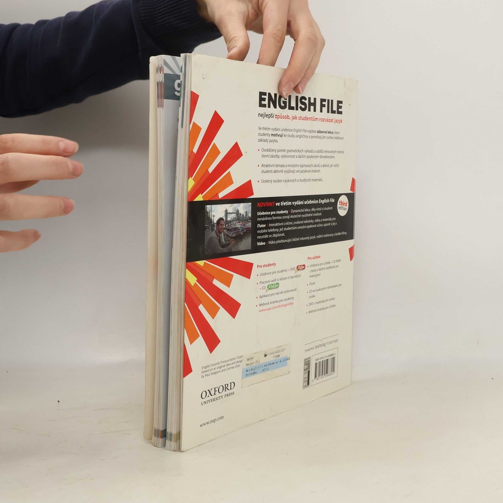 Christina Latham-Koenig English file : Elementary. Student's book