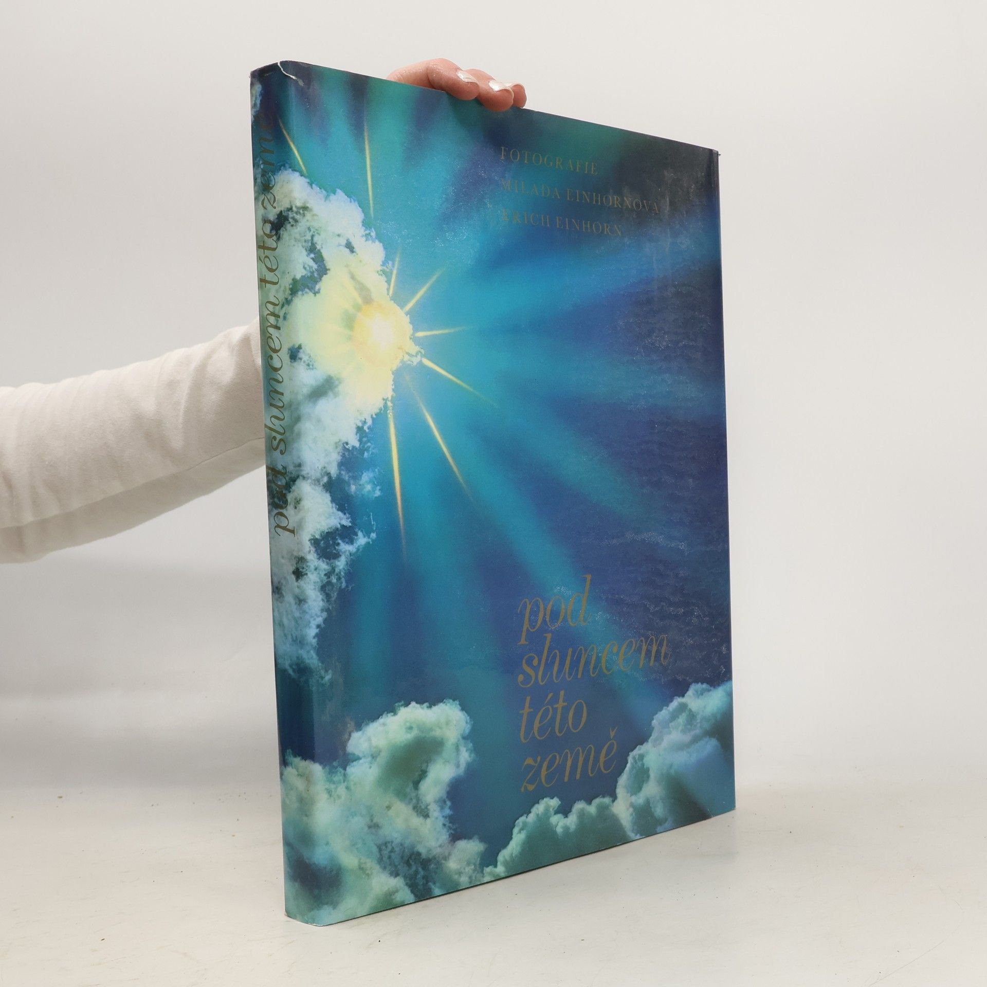 Václav Čtvrtek Pod sluncem této země