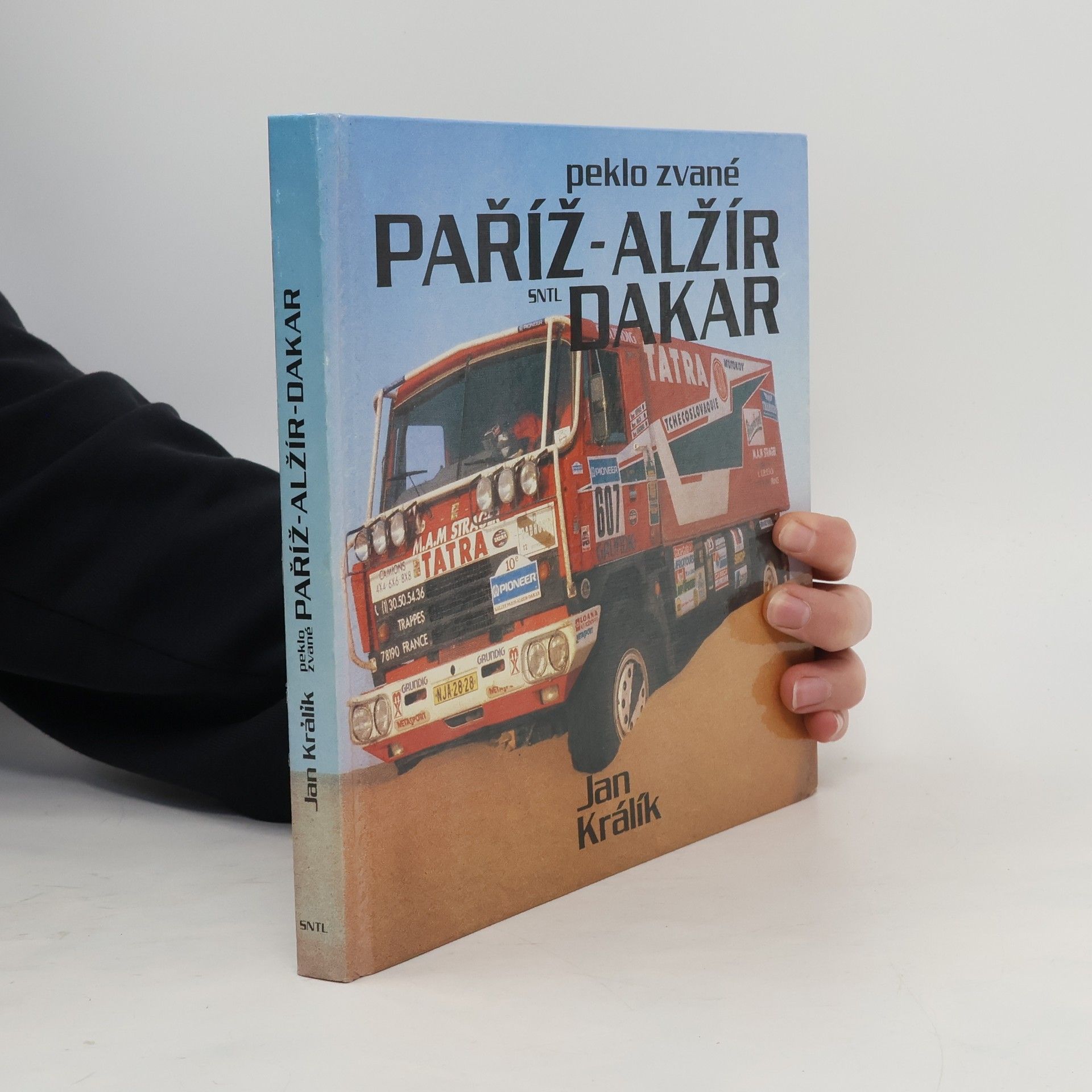 Peklo zvané Paříž-Alžír-Dakar