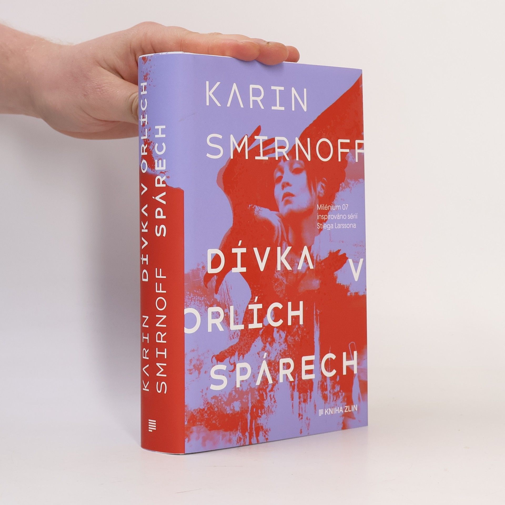Dívka v orlích spárech