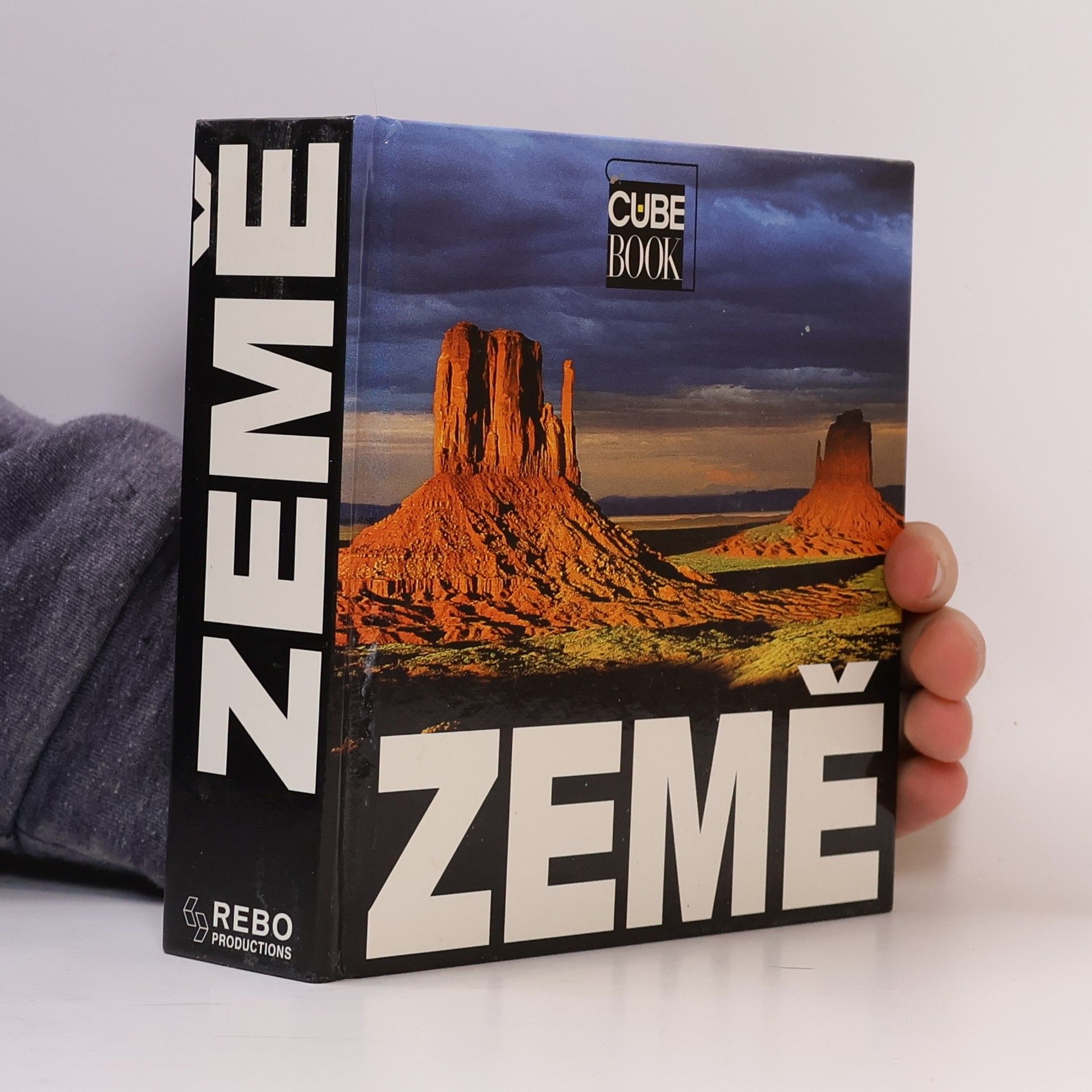 Alberto Bertolazzi Země