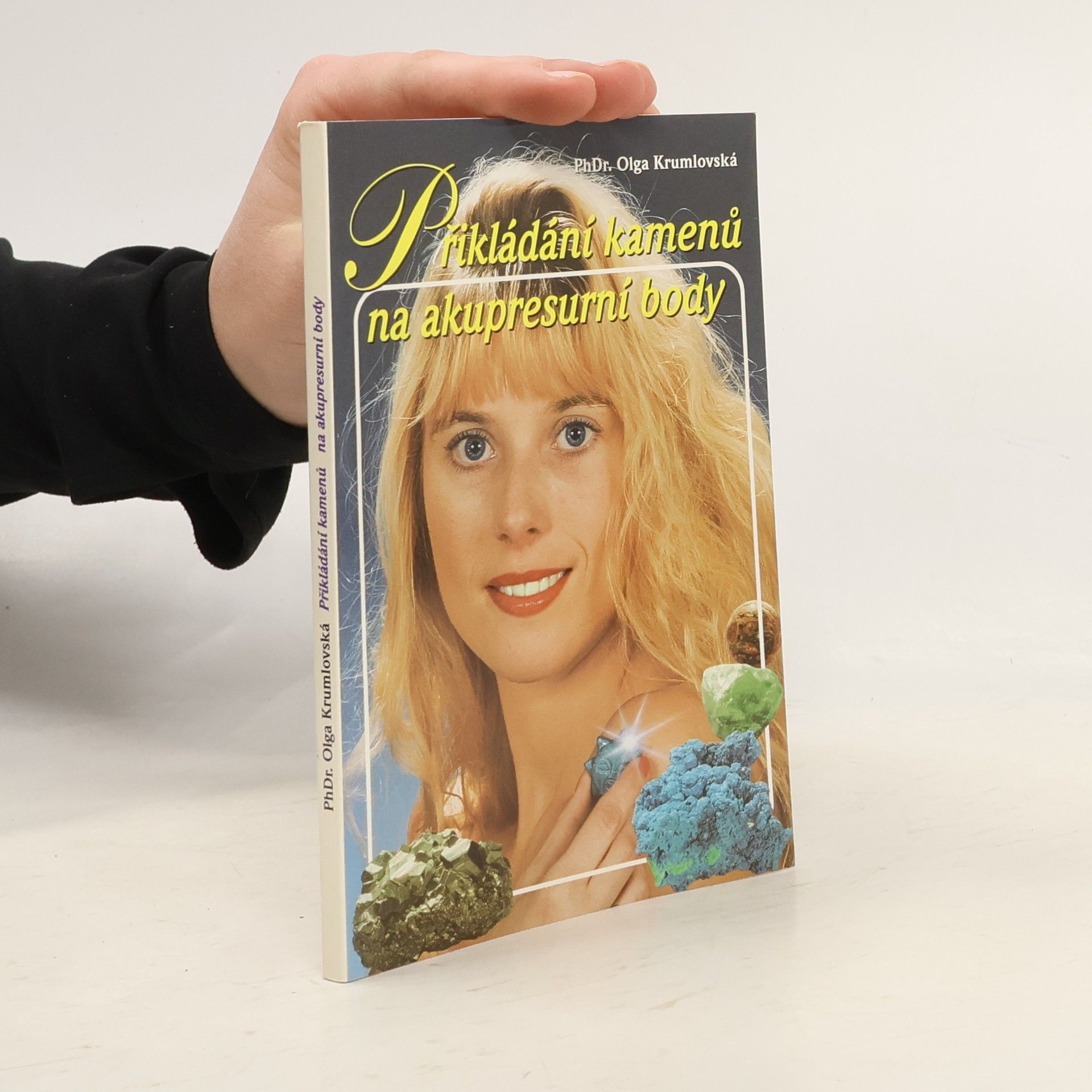 Olga Krumlovská Přikládání kamenů na akupresurní body