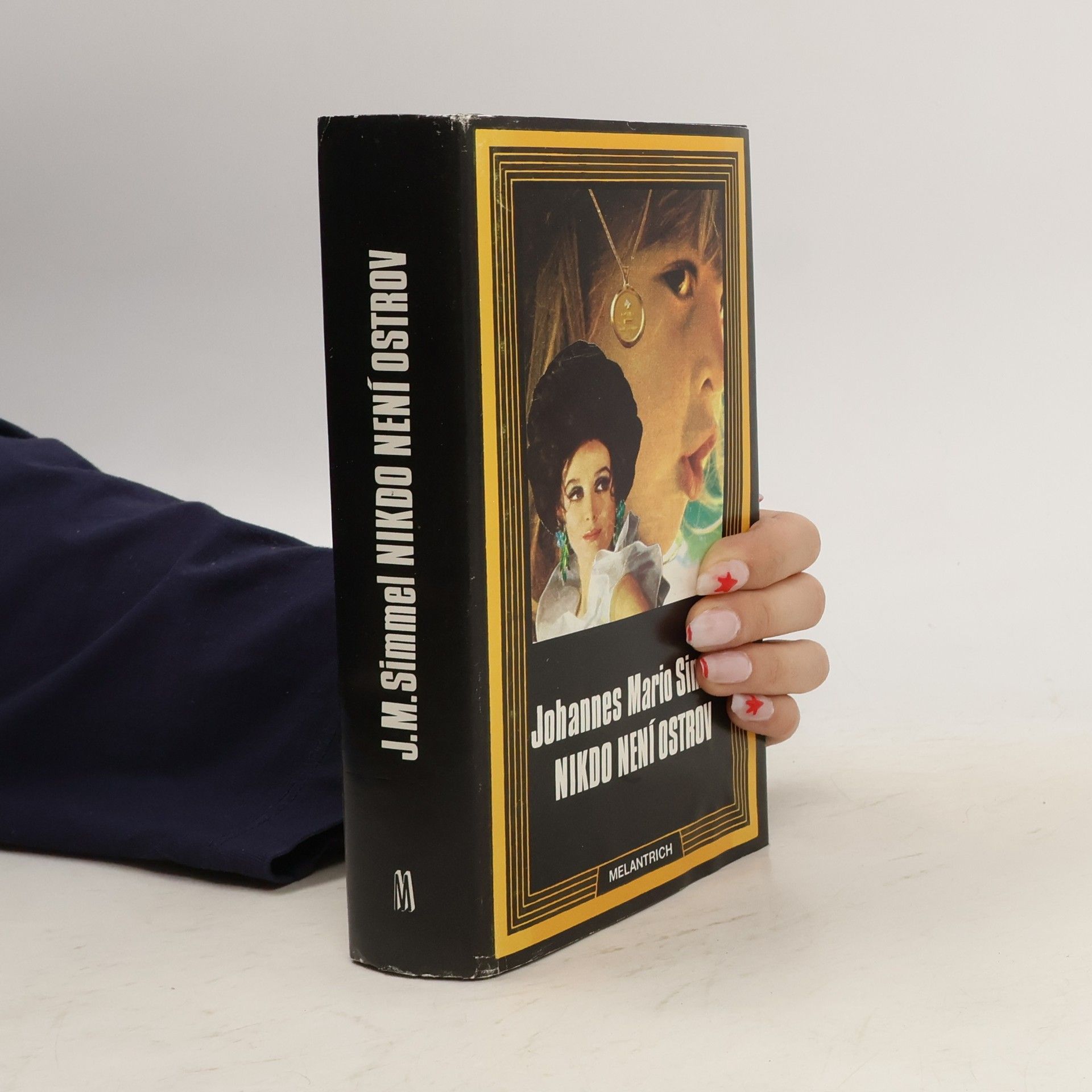 Johannes Mario Simmel Nikdo není ostrov