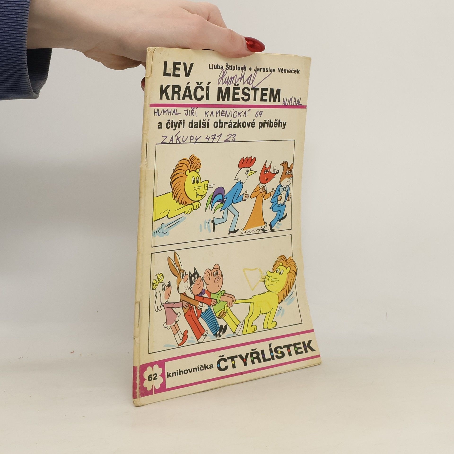 Jaroslav Němeček Čtyřlístek 62. Lev kráčí městem