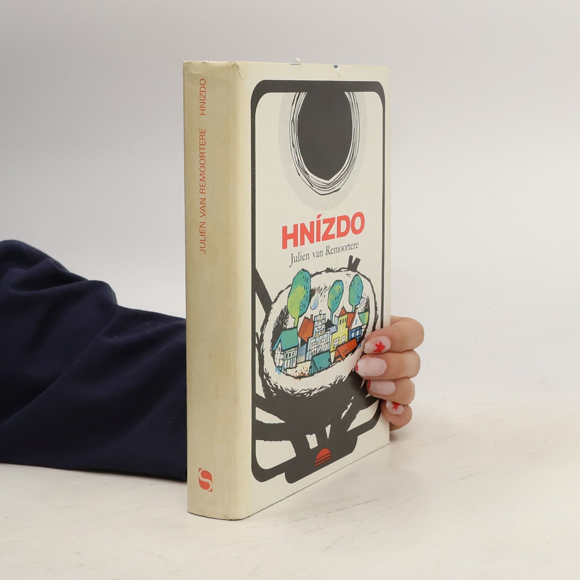 Julien van Remoortere Hnízdo