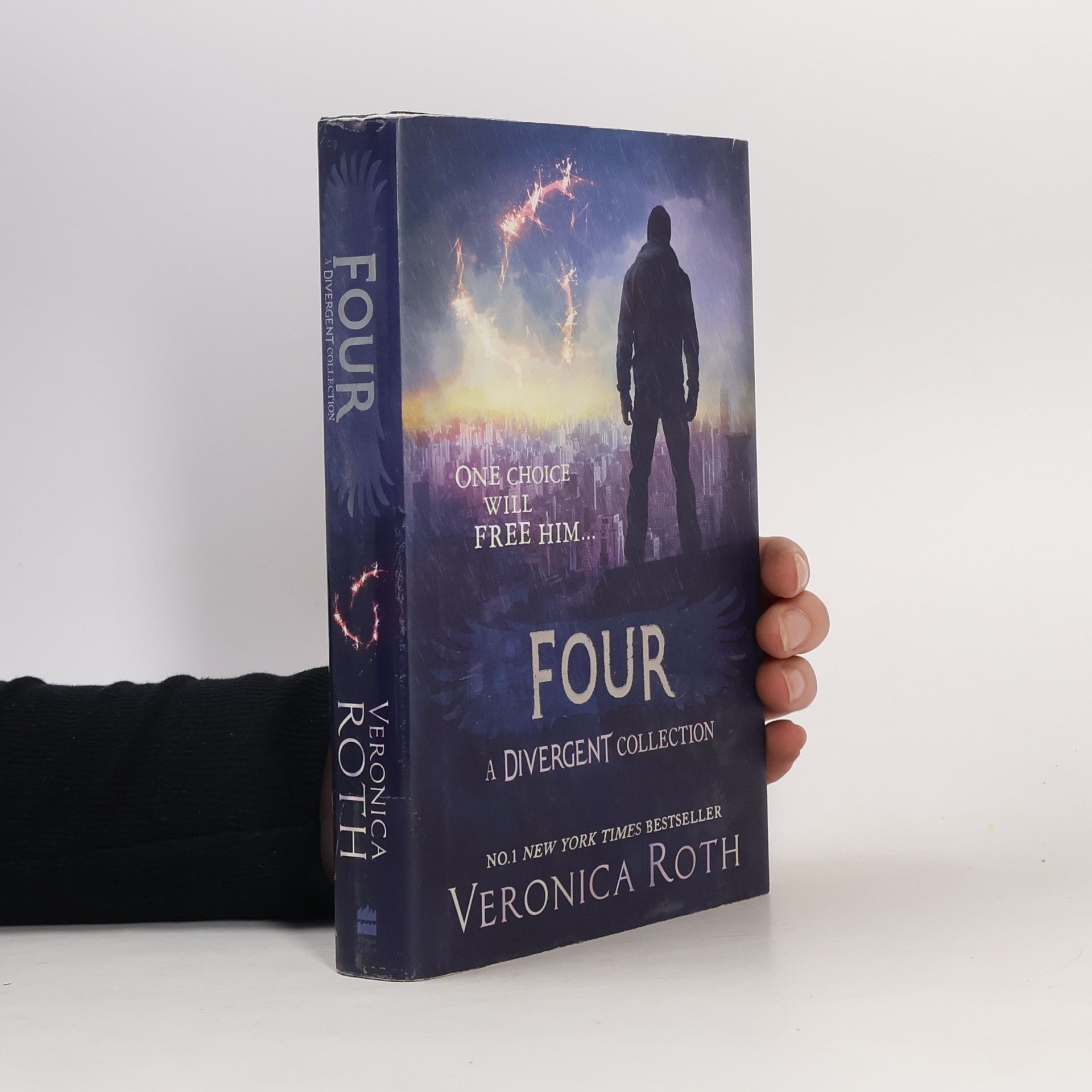 Veronica Roth Four: a Divergent collection