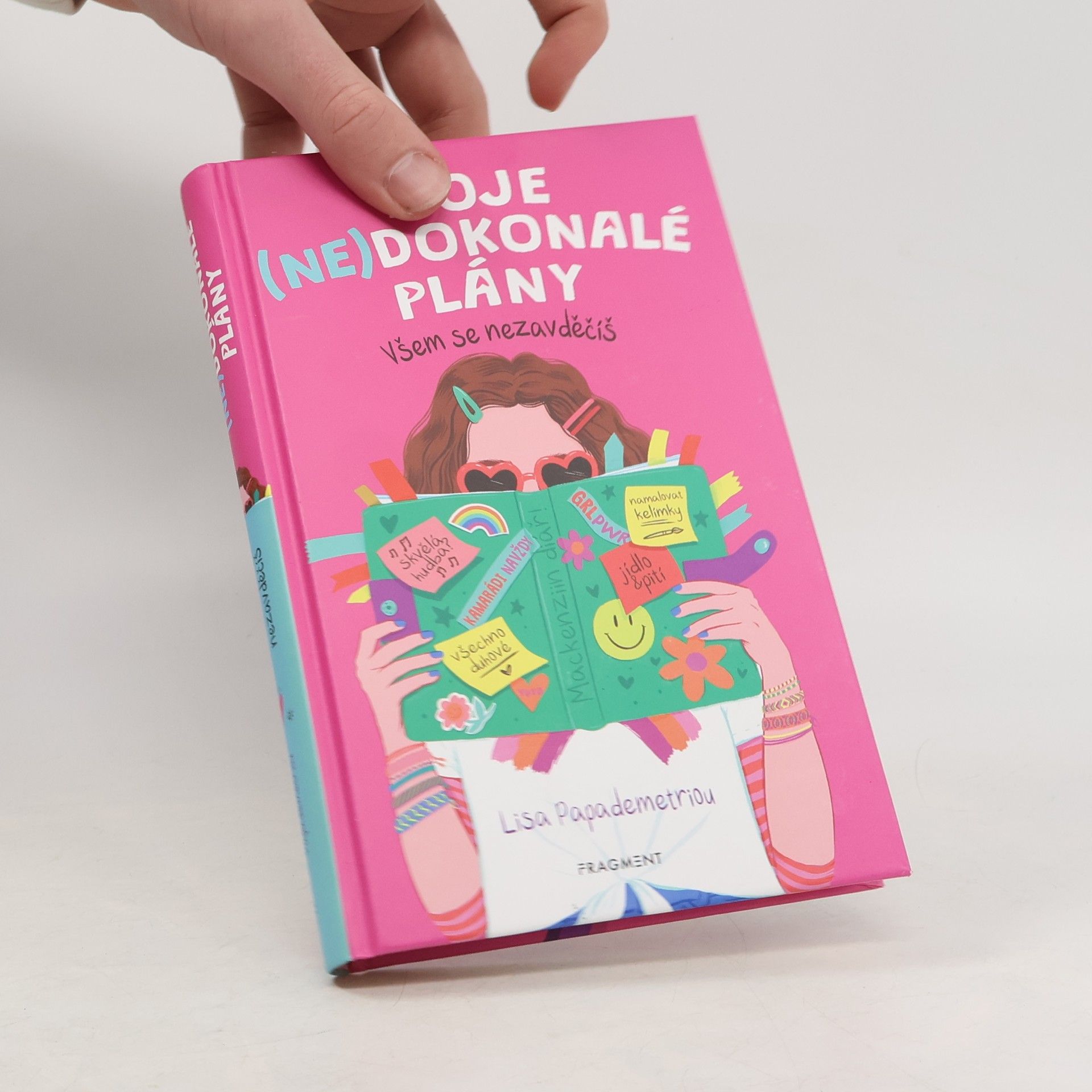 Lisa Papademetriou Moje (ne)dokonalé plány : všem se nezavděčíš