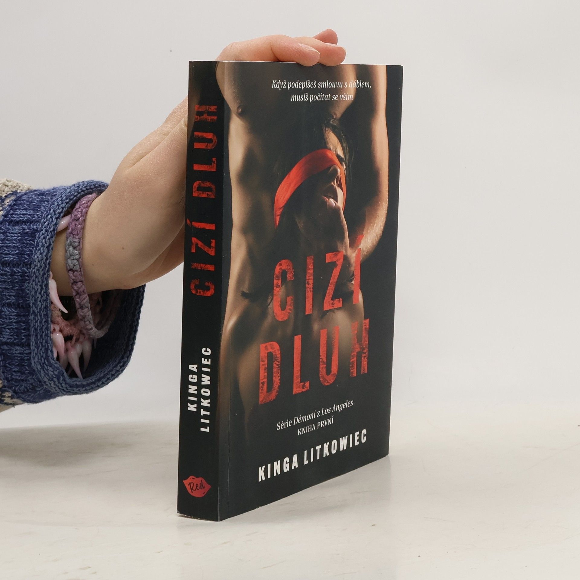 Kinga Litkowiec Cizí dluh