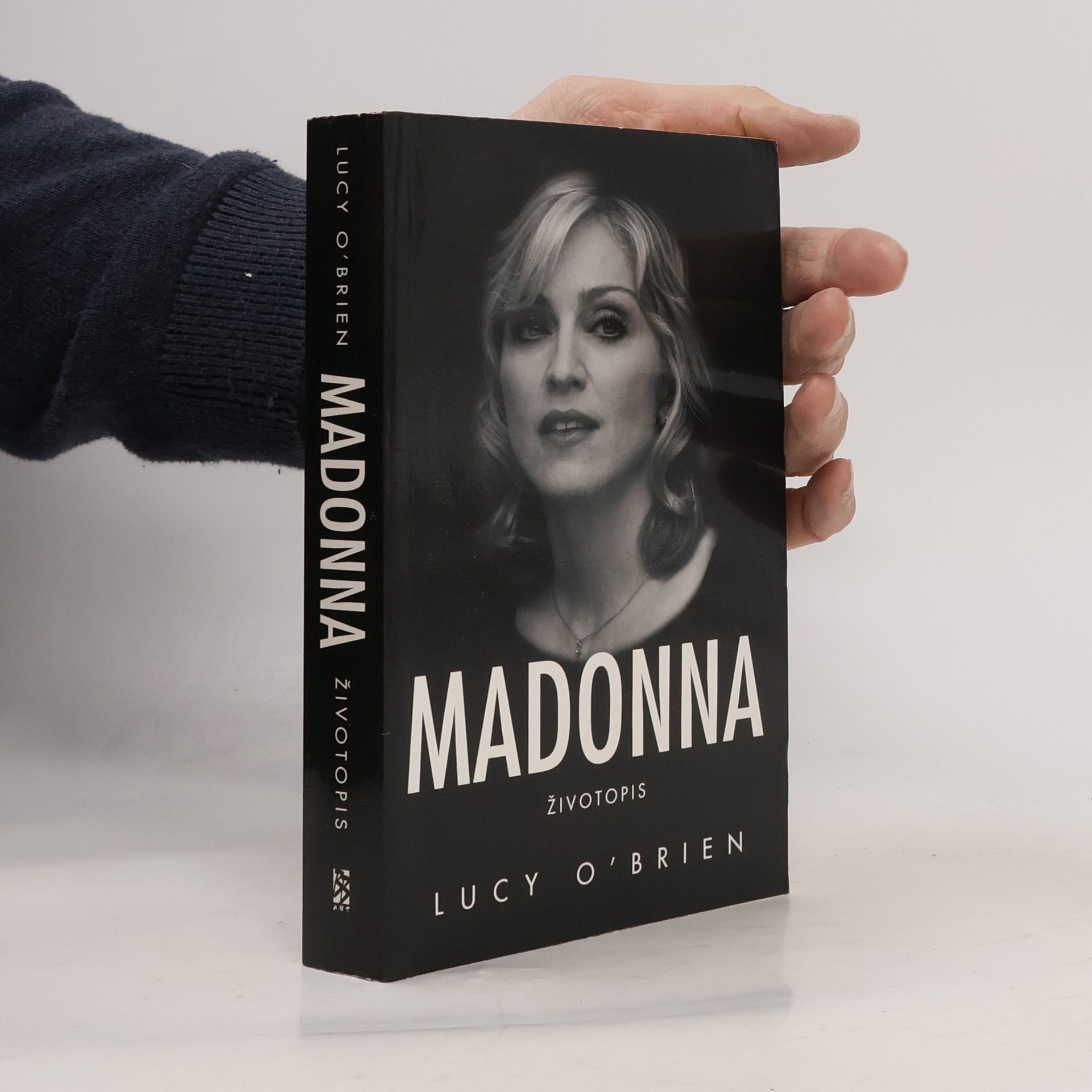 Lucy O'Brien Madonna : životopis