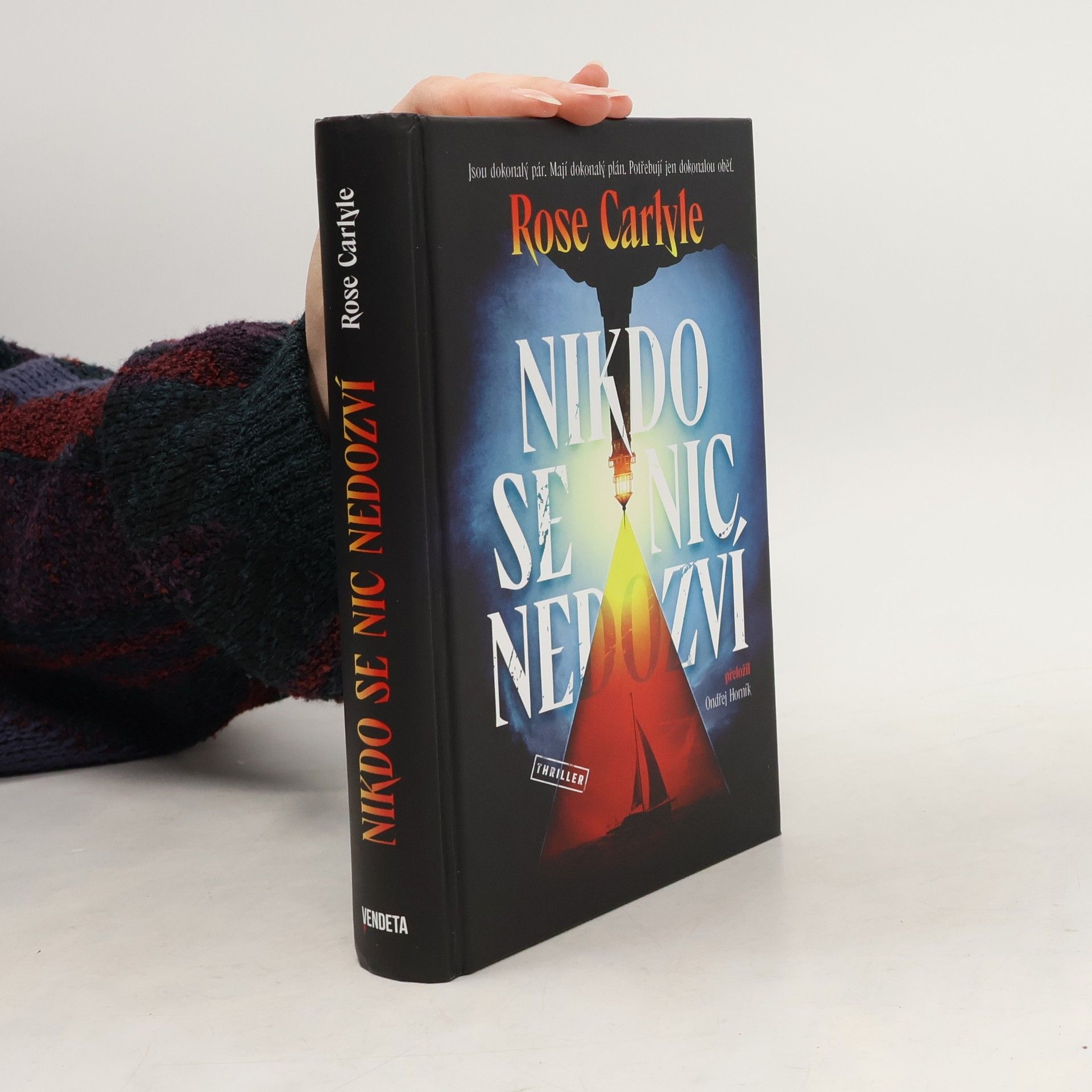 Rose Carlyle Nikdo se nic nedozví