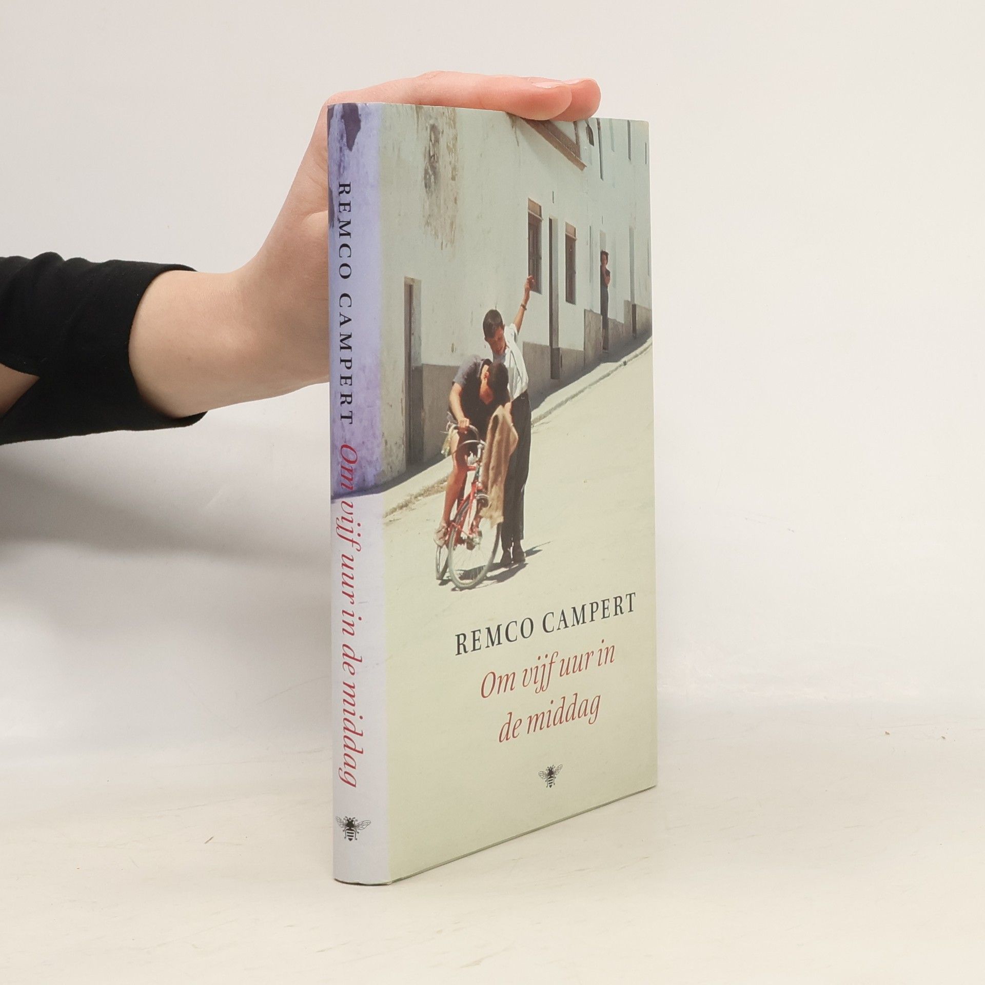 Remco Campert Om vijf uur in de middag