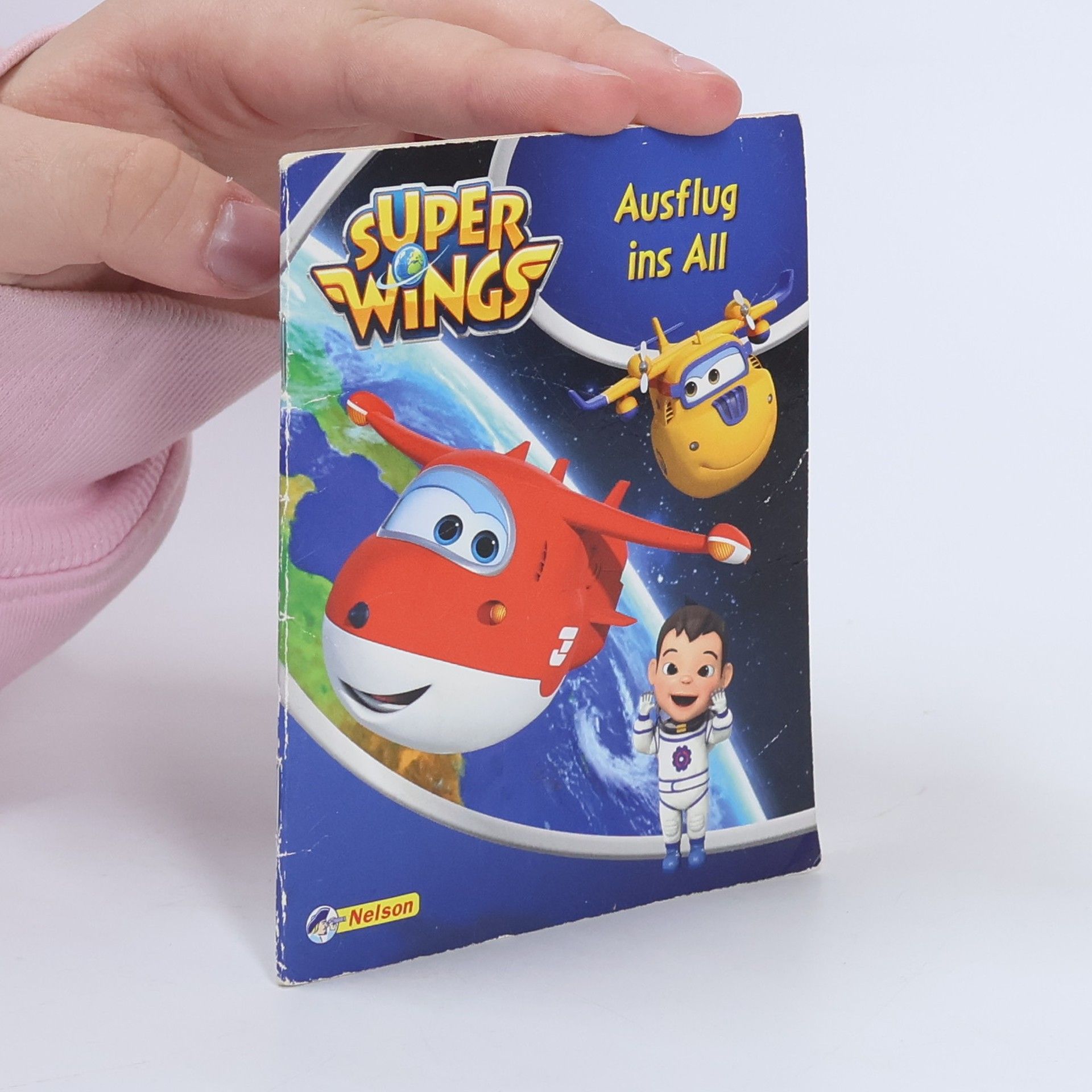 Stephanie Ro der Super Wings. Ausflug ins All