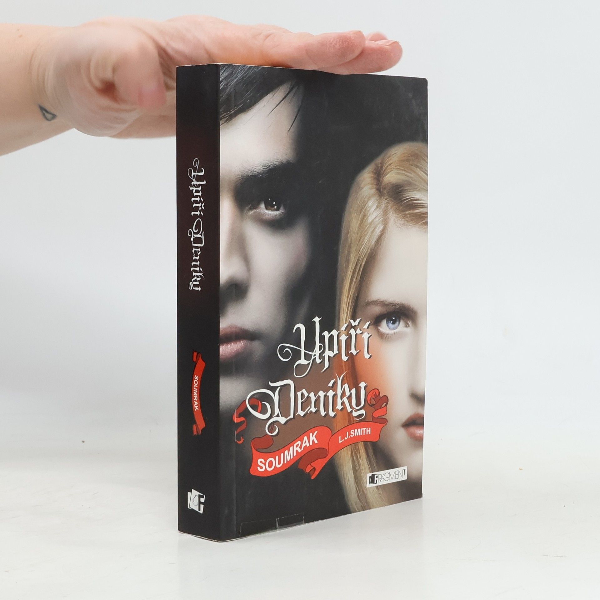 Lisa J. Smith Upíří deníky. Soumrak