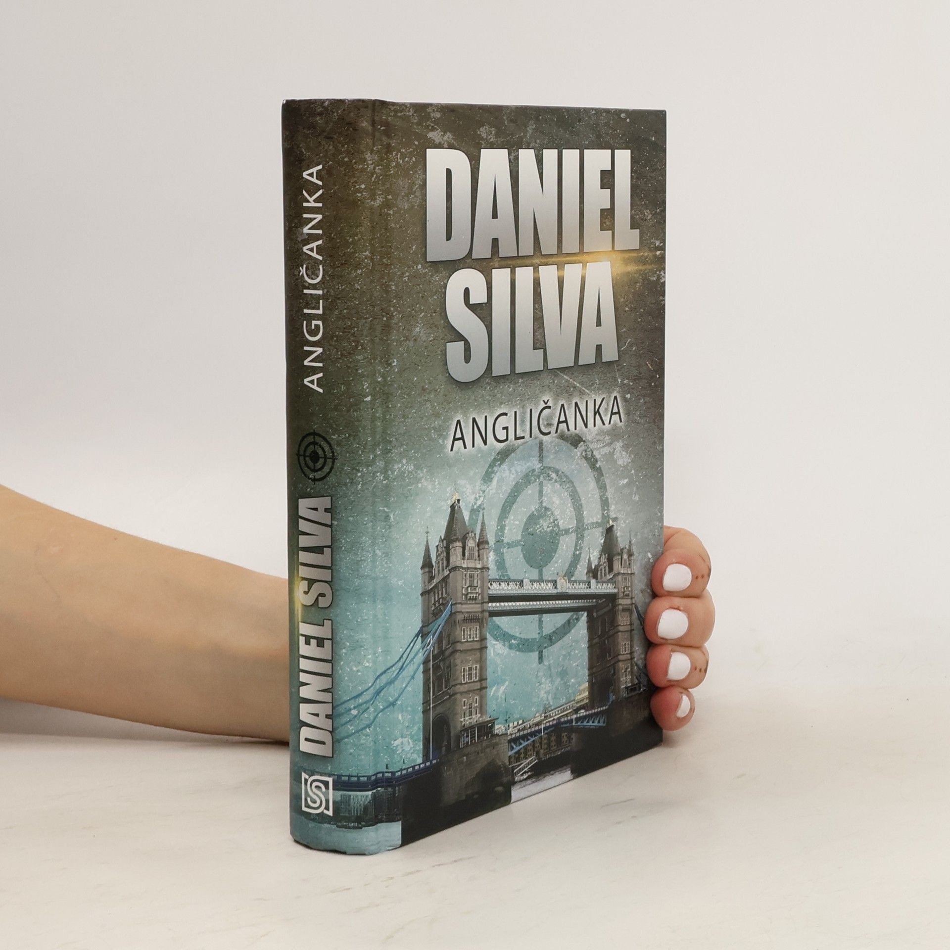 Daniel Silva Angličanka