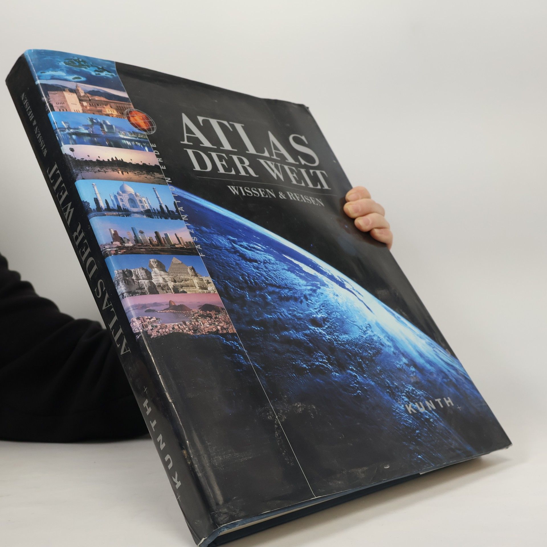 Manuela Blisse Atlas der Welt