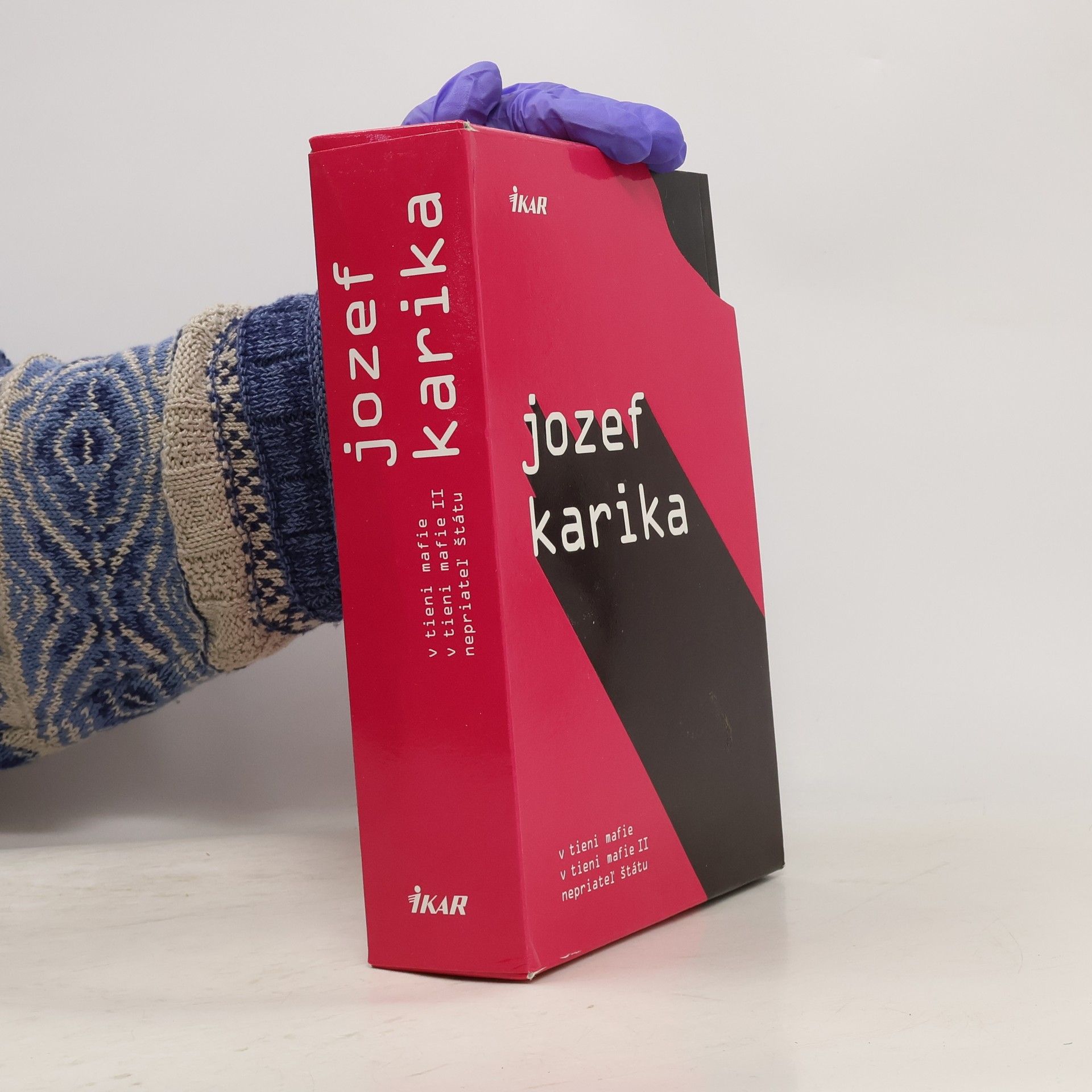 Jozef Karika V tieni mafie II. Čas dravcov