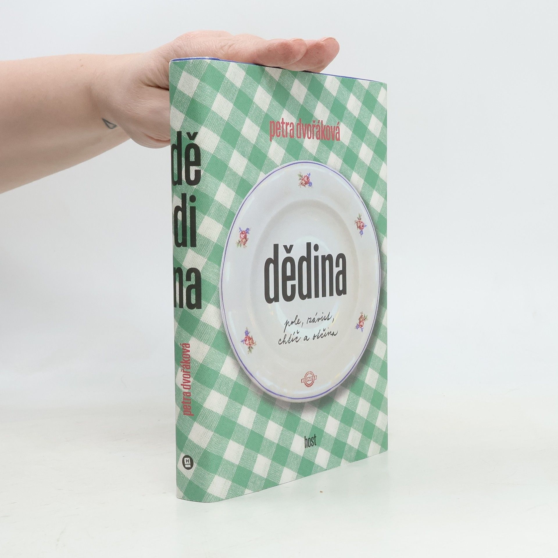 Petra Dvořáková Dědina: pole, závist, chtíč a otčina