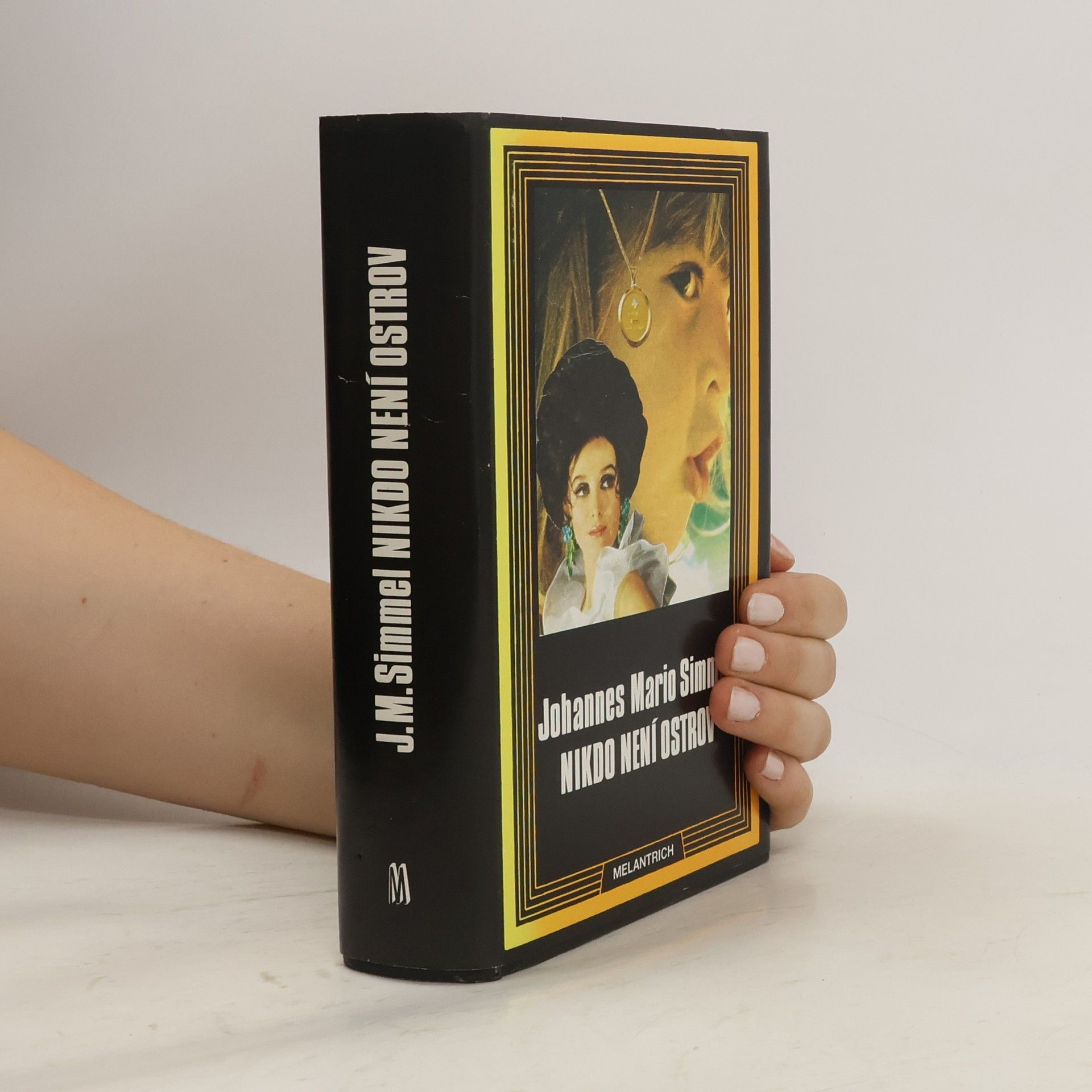 Johannes Mario Simmel Nikdo není ostrov
