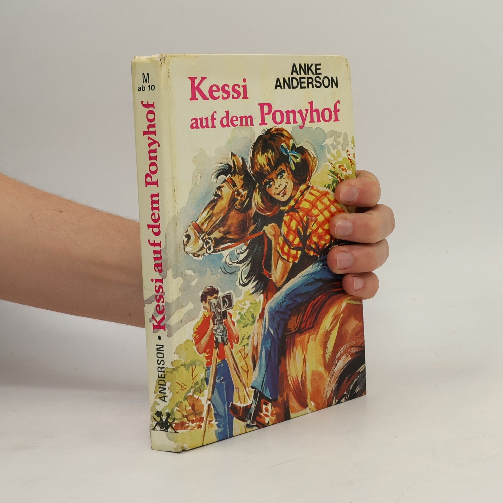 Kessi auf dem Ponyhof