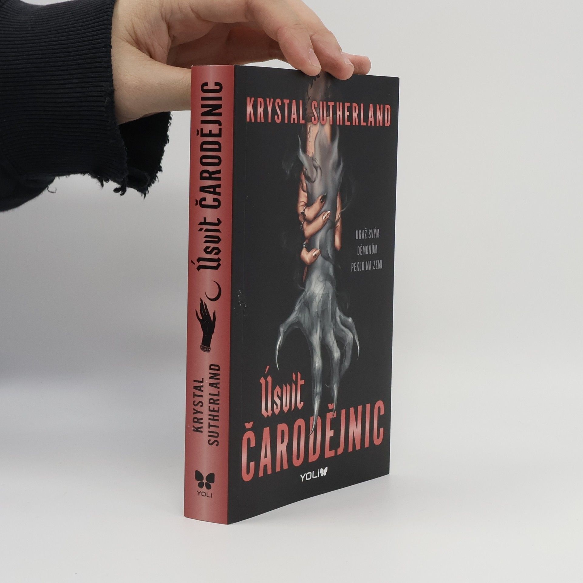 Krystal Sutherland Úsvit čarodějnic