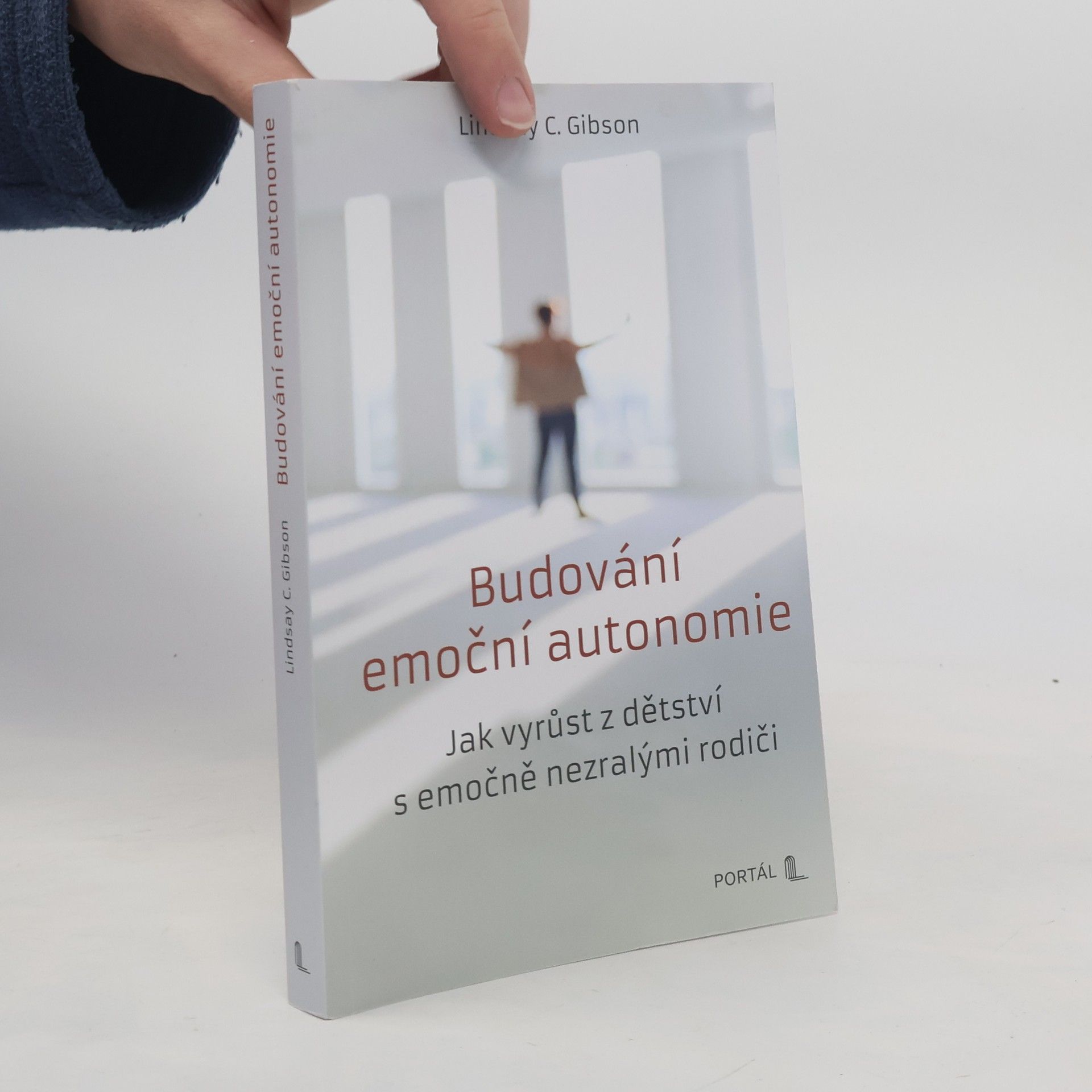C. Lindsay Gibson Budování emoční autonomie