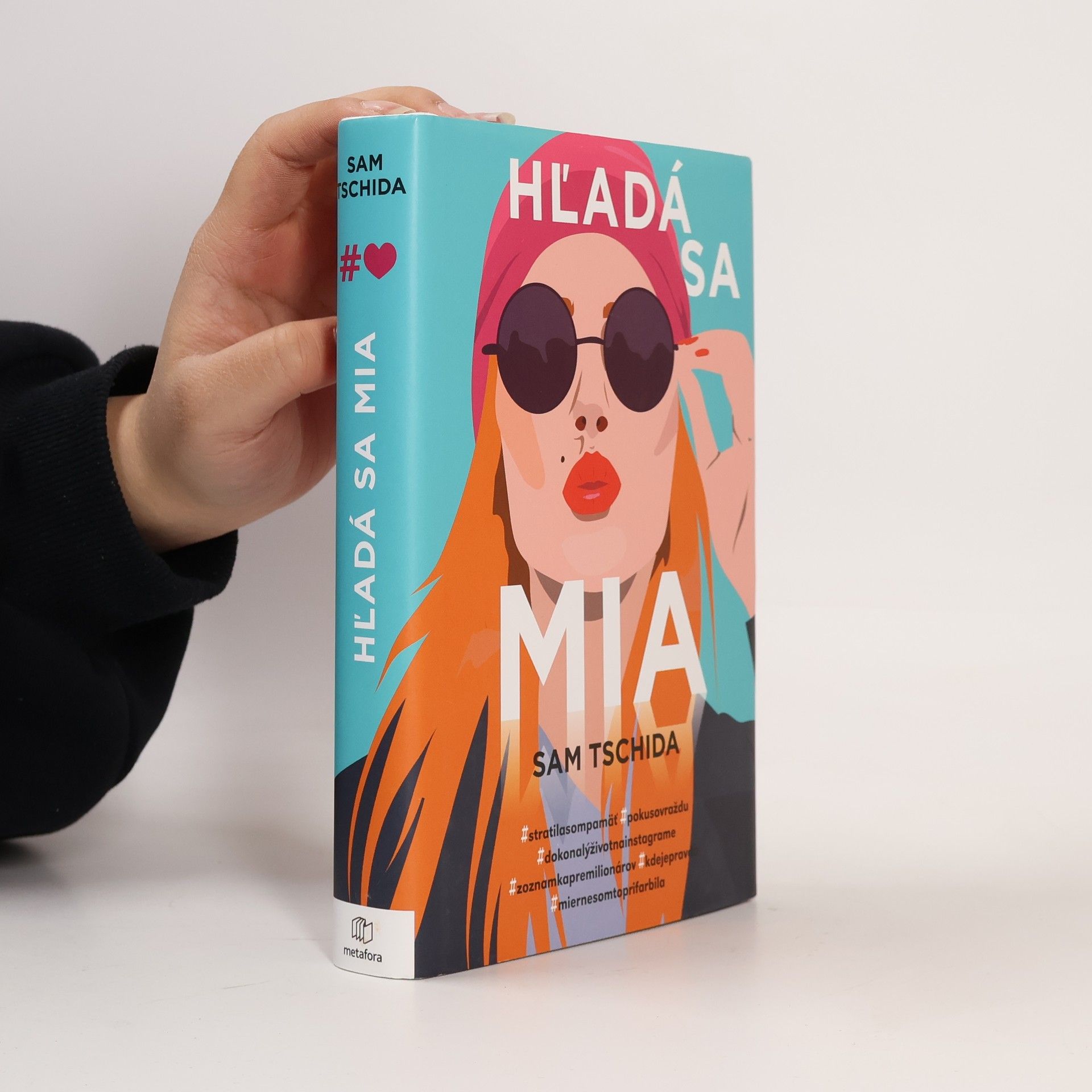 Sam Tschida Hľadá sa Mia