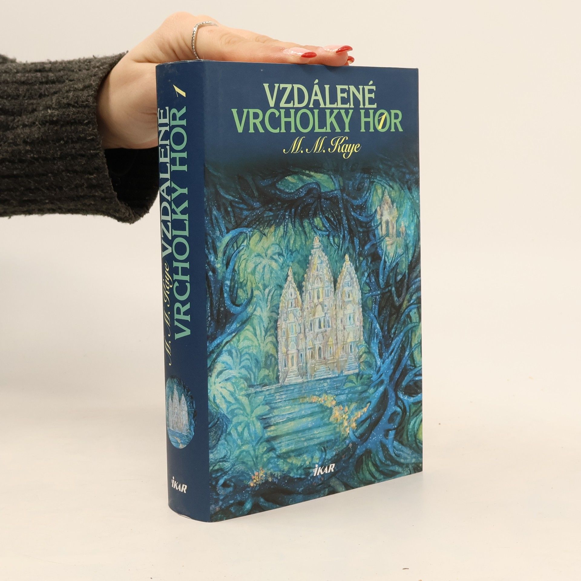 M. M. Kaye Vzdálené vrcholky hor 1. díl