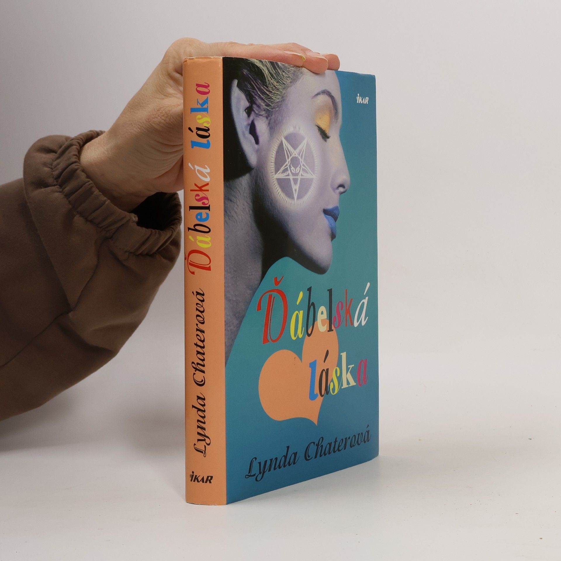 Lynda Chater Ďábelská láska