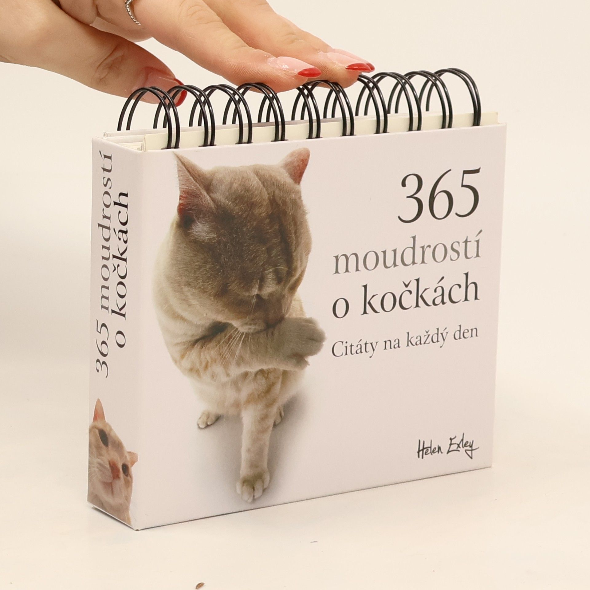 365 moudrostí o kočkách : citáty na každý den